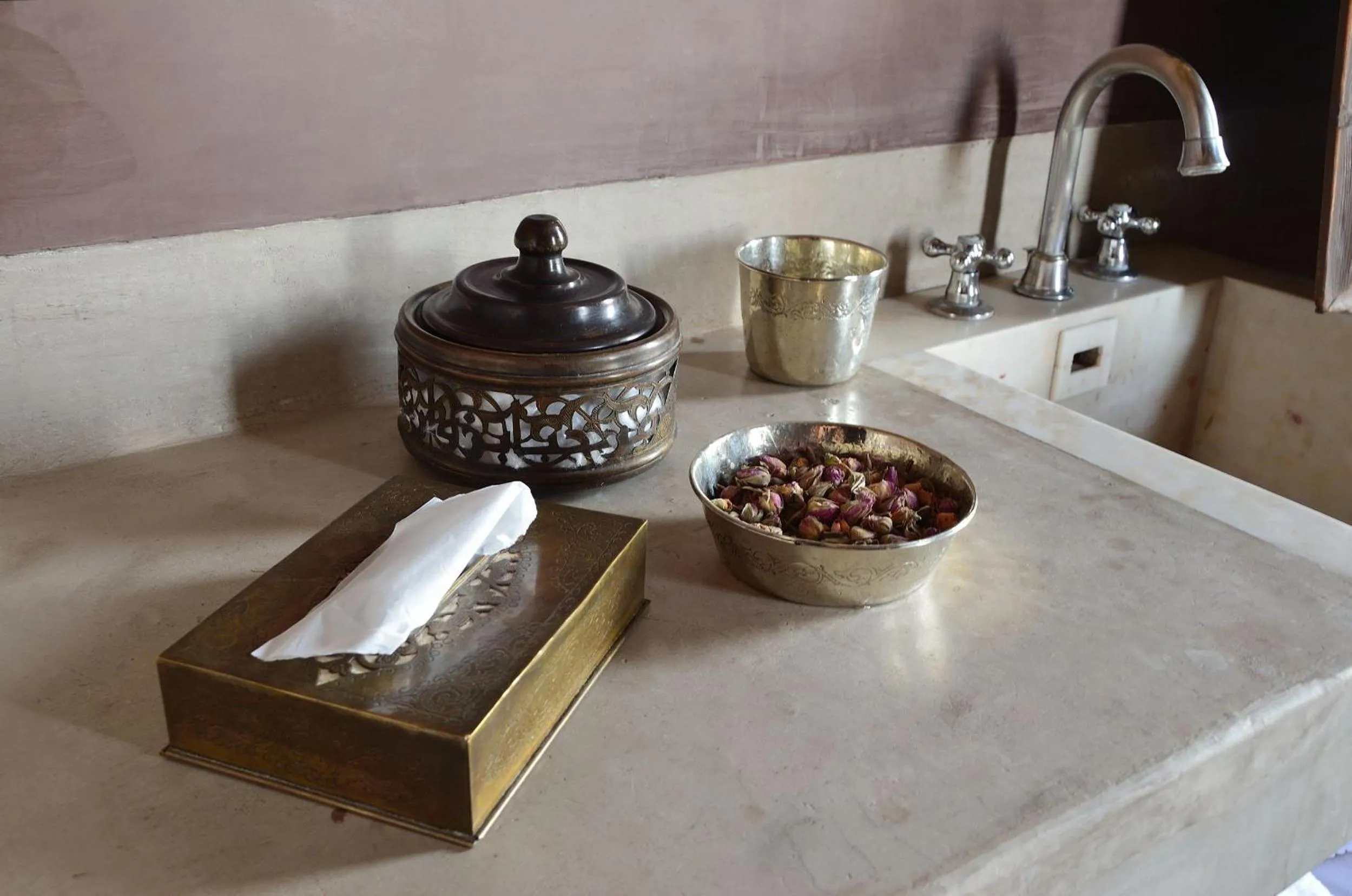 Bathroom in Ksar Char-Bagh Small Luxury Hotels