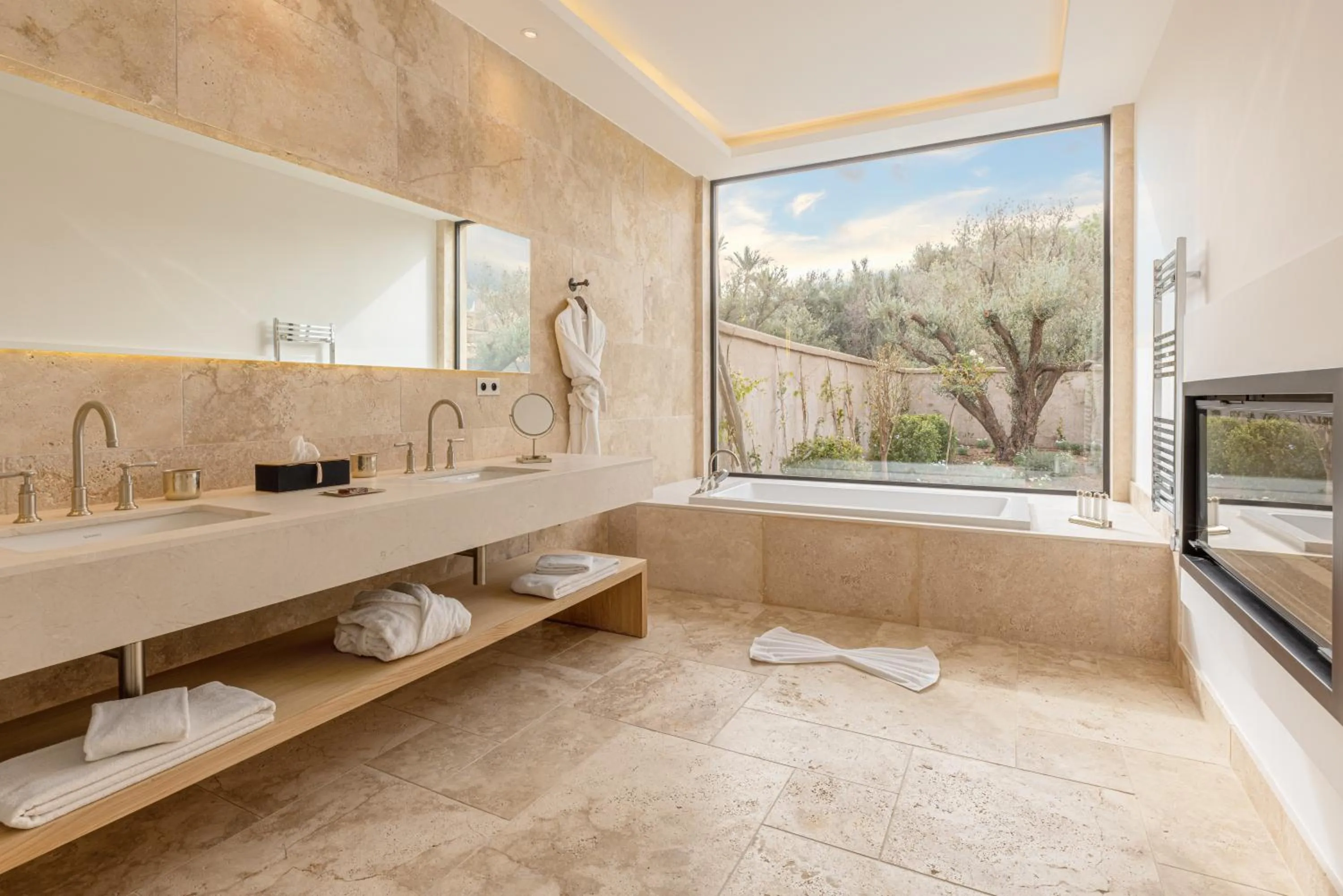 Shower in Ksar Char-Bagh Small Luxury Hotels