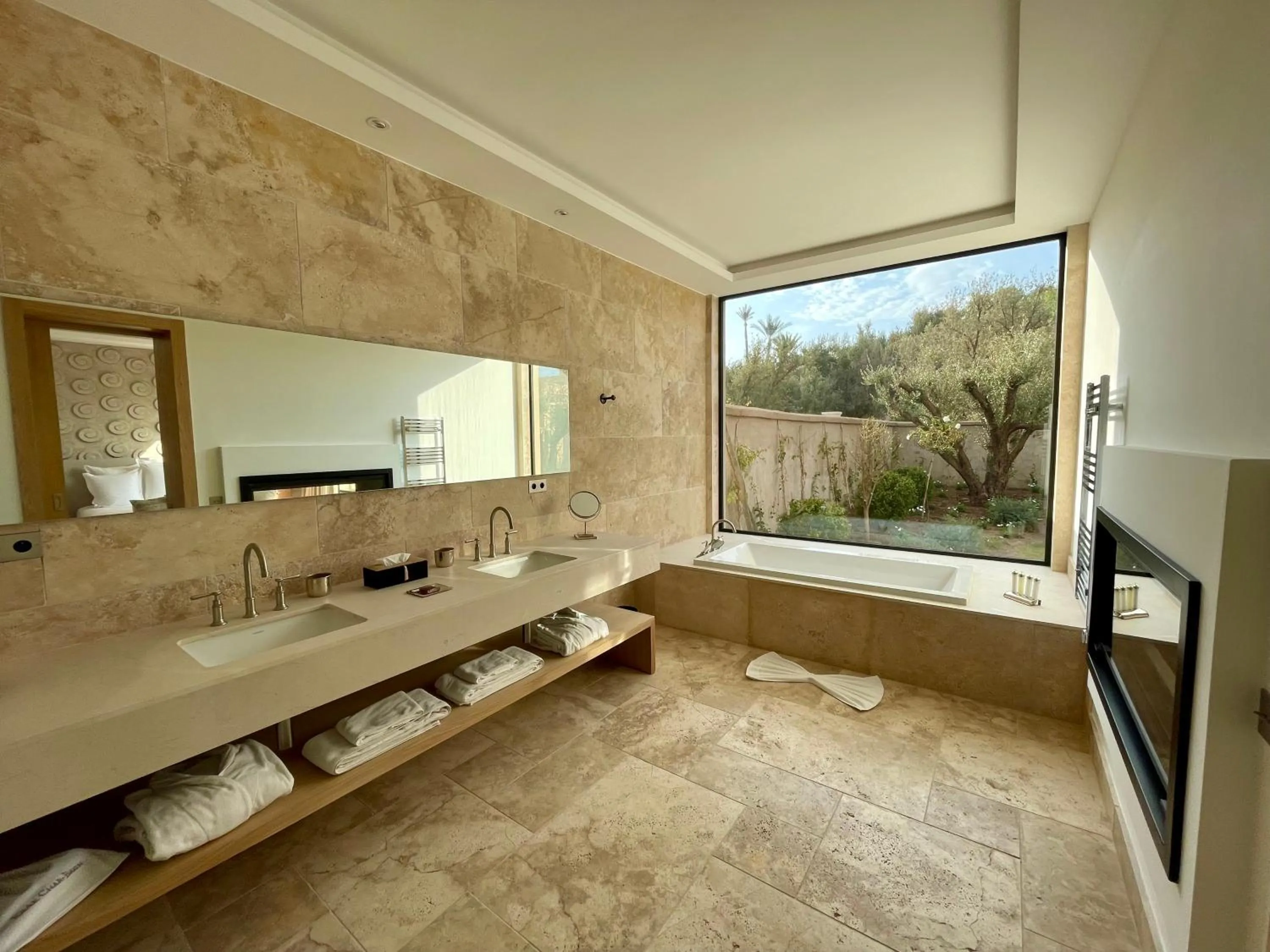 Bath in Ksar Char-Bagh Small Luxury Hotels