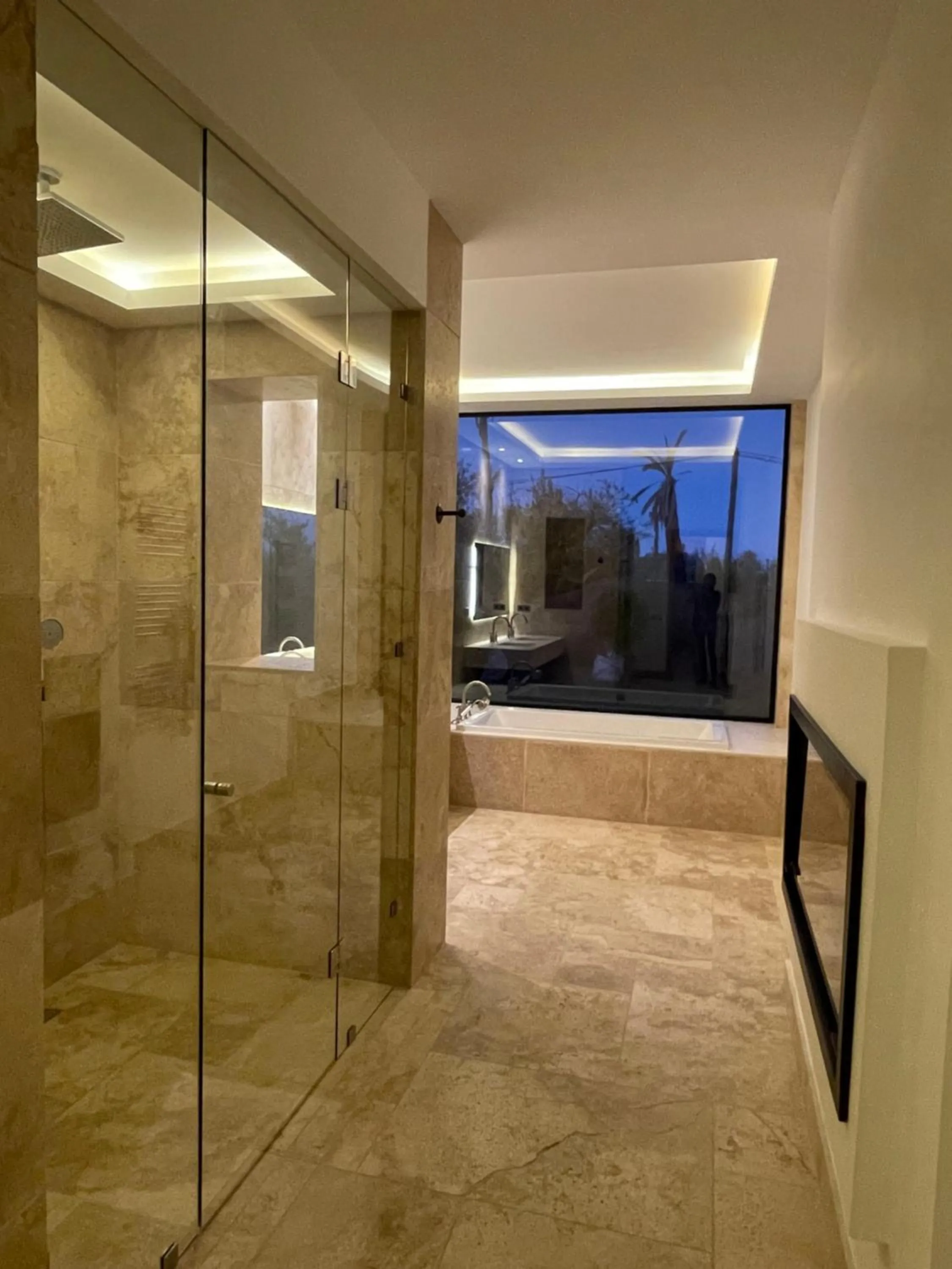 Shower in Ksar Char-Bagh Small Luxury Hotels