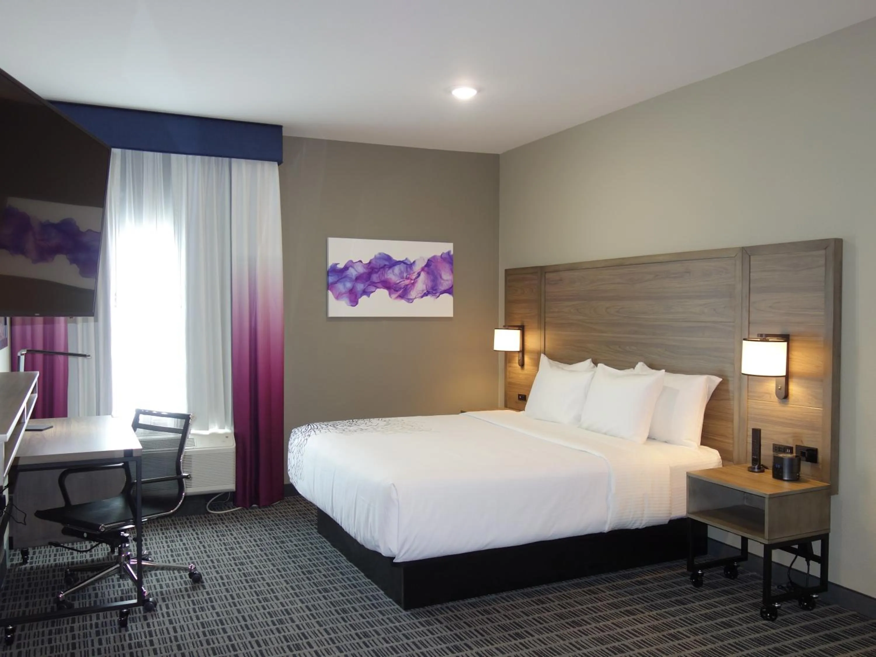 Bed in La Quinta by Wyndham San Antonio Alamo City