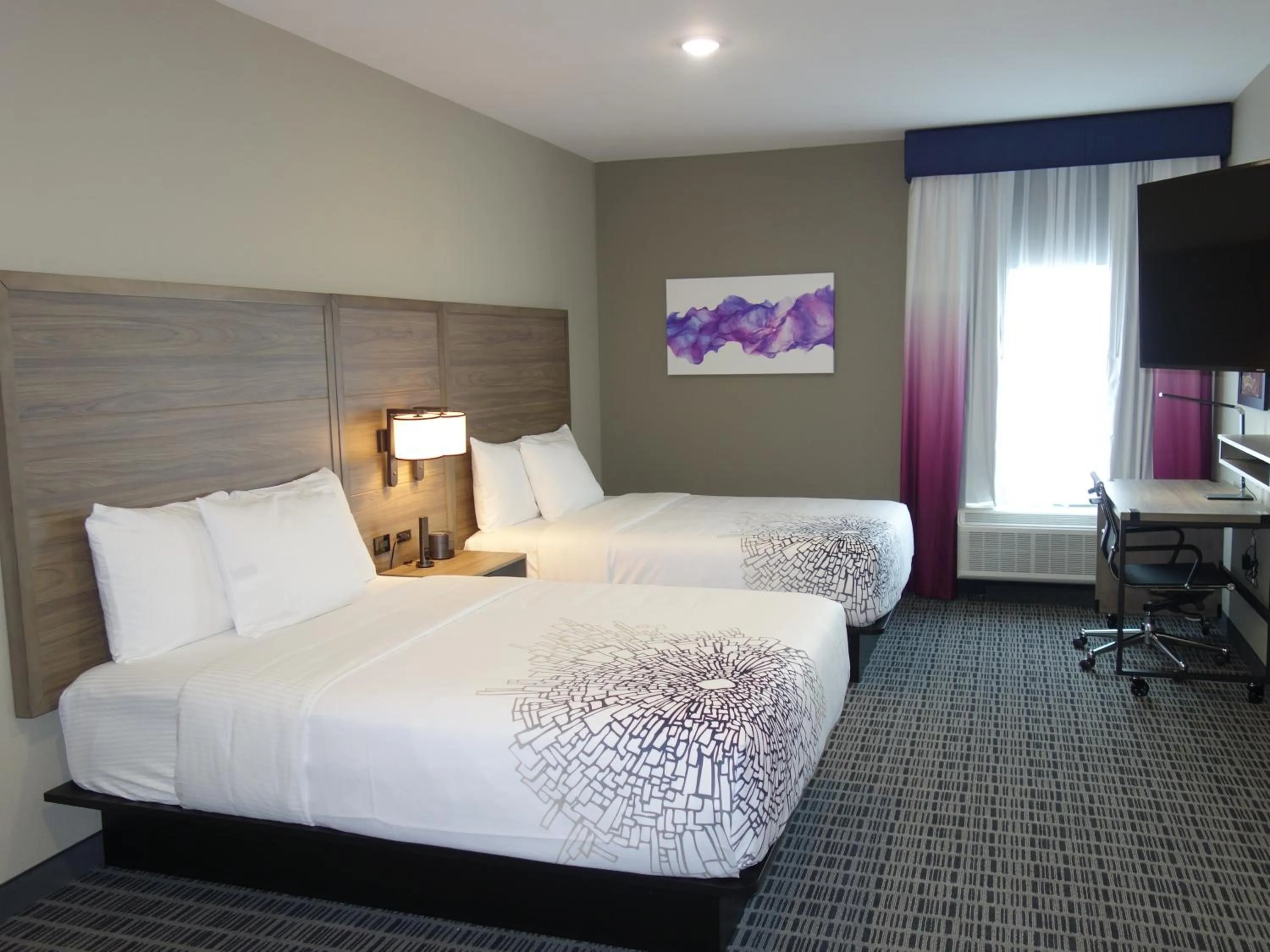 Communal lounge/ TV room, Bed in La Quinta by Wyndham San Antonio Alamo City