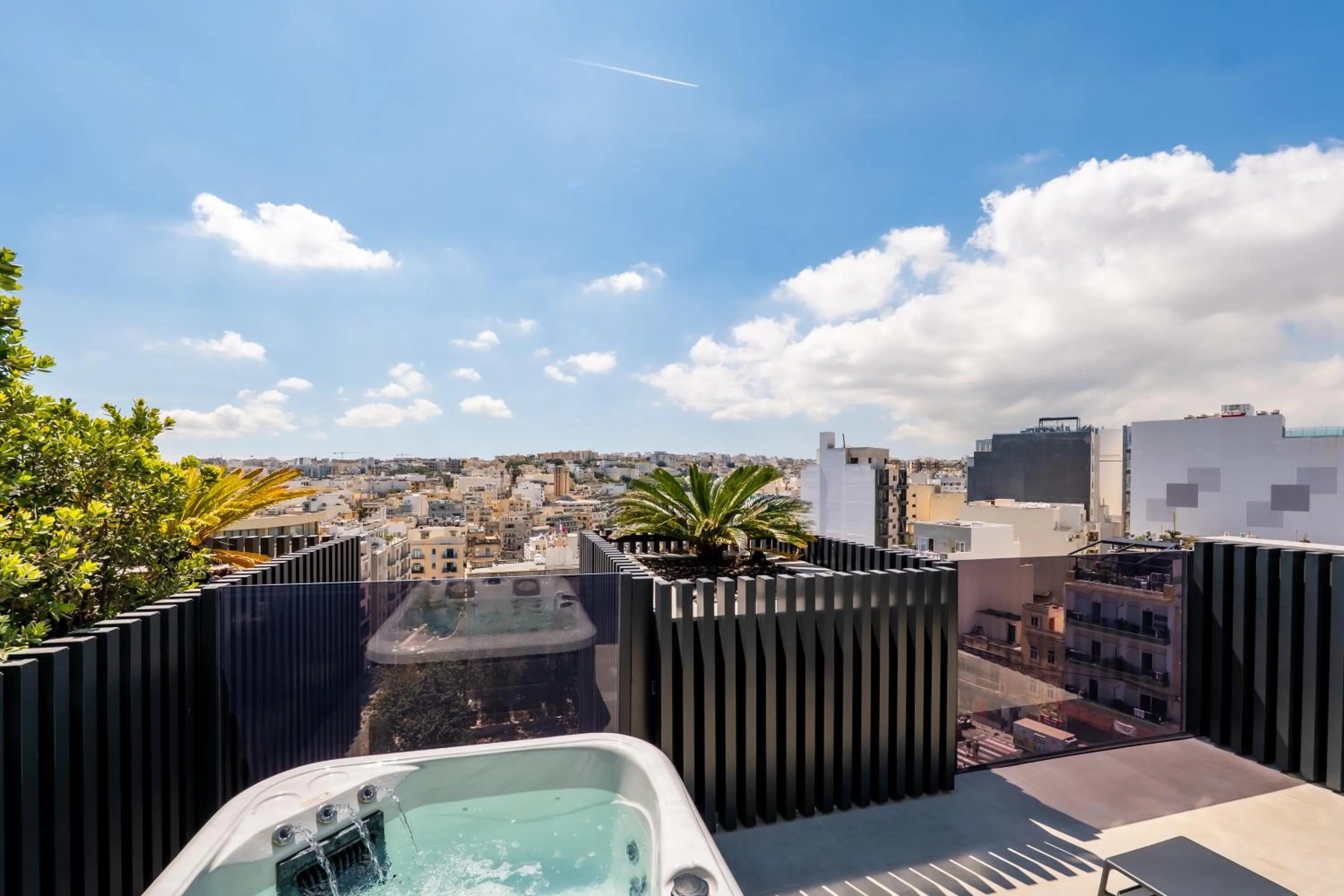 Hot Tub in Onyx Hotel