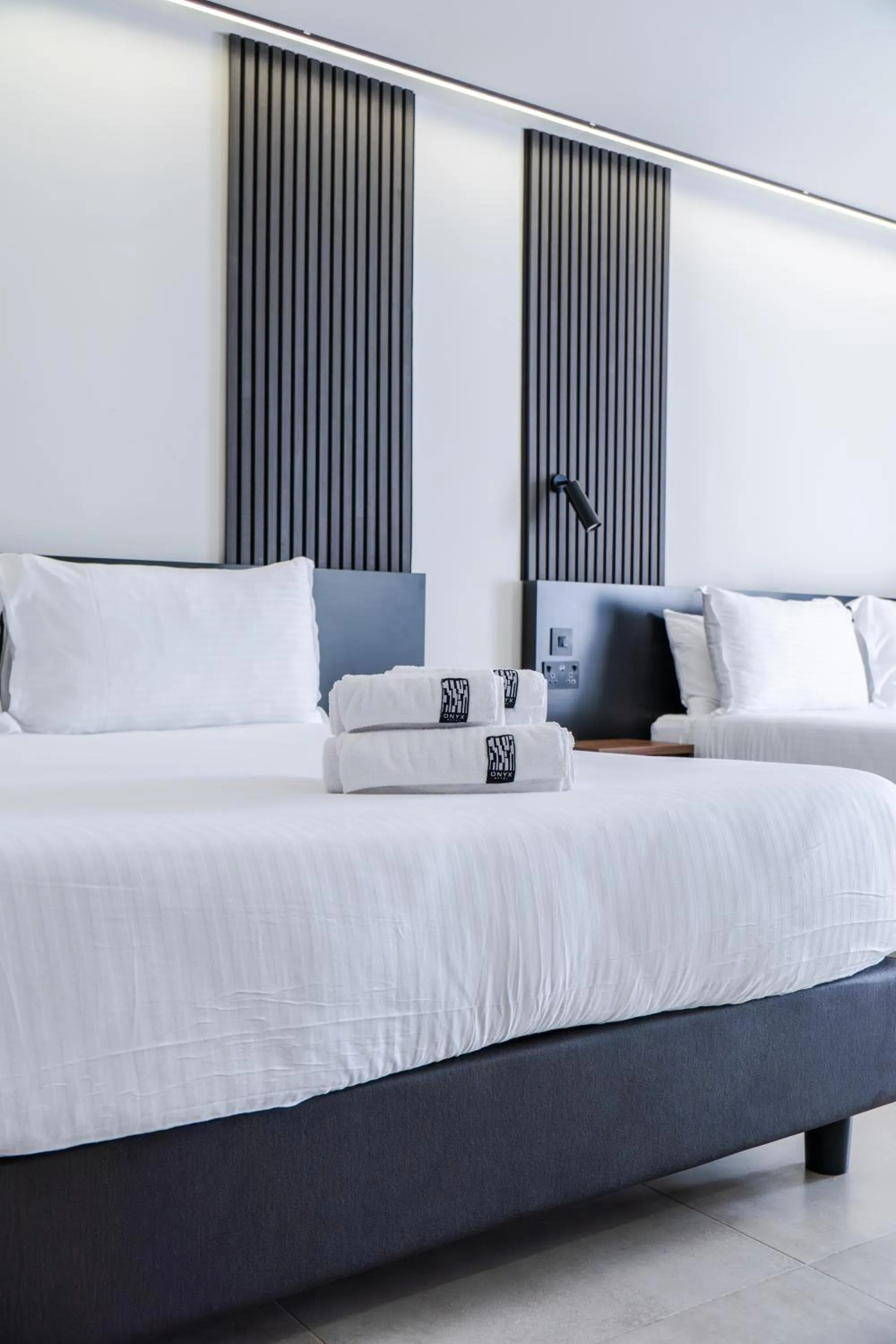 Bedroom, Bed in Onyx Hotel