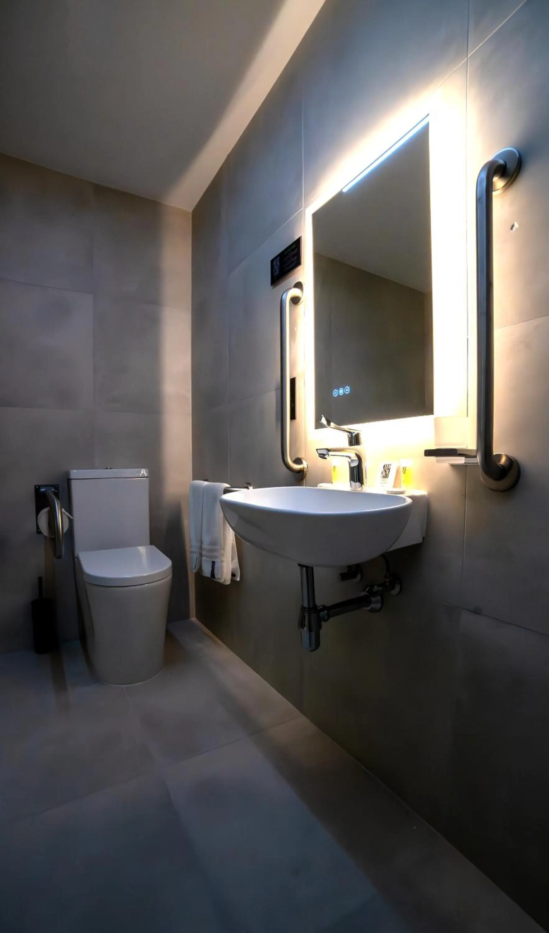 Onyx Suites & Apartments