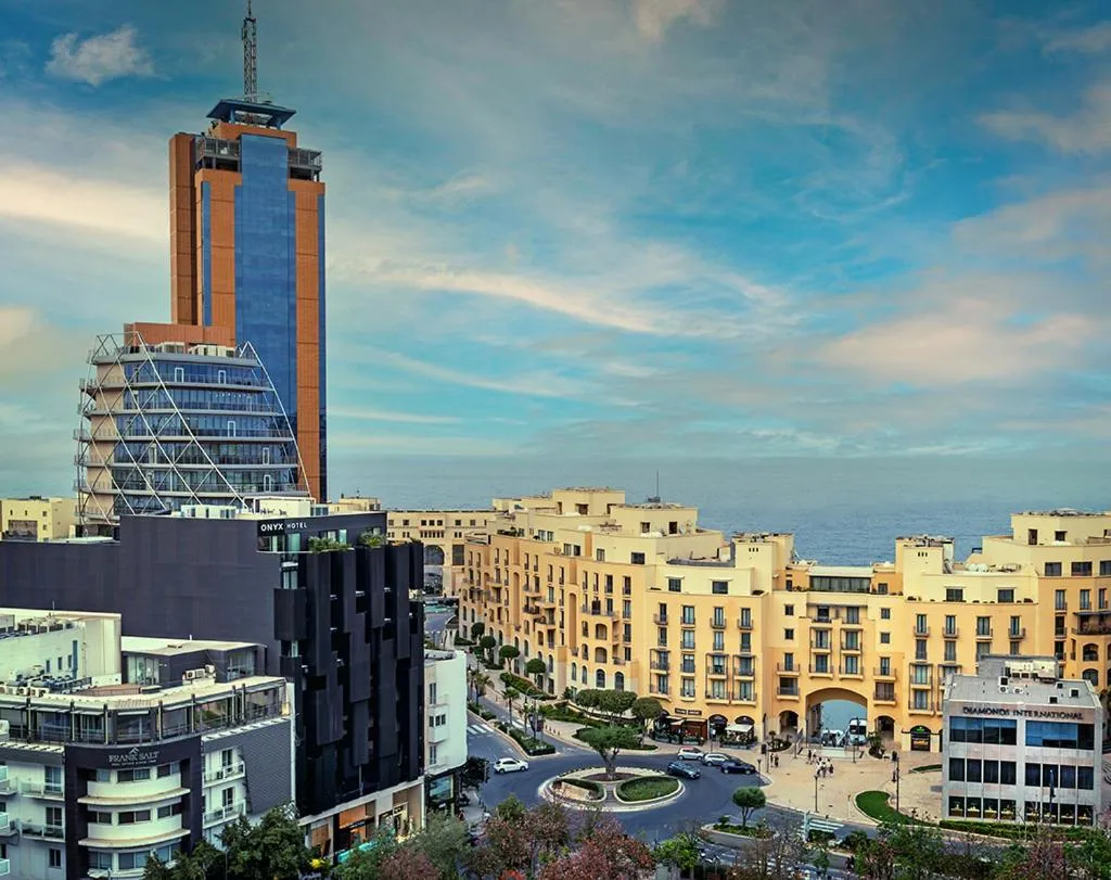 Facade/entrance in Onyx Hotel