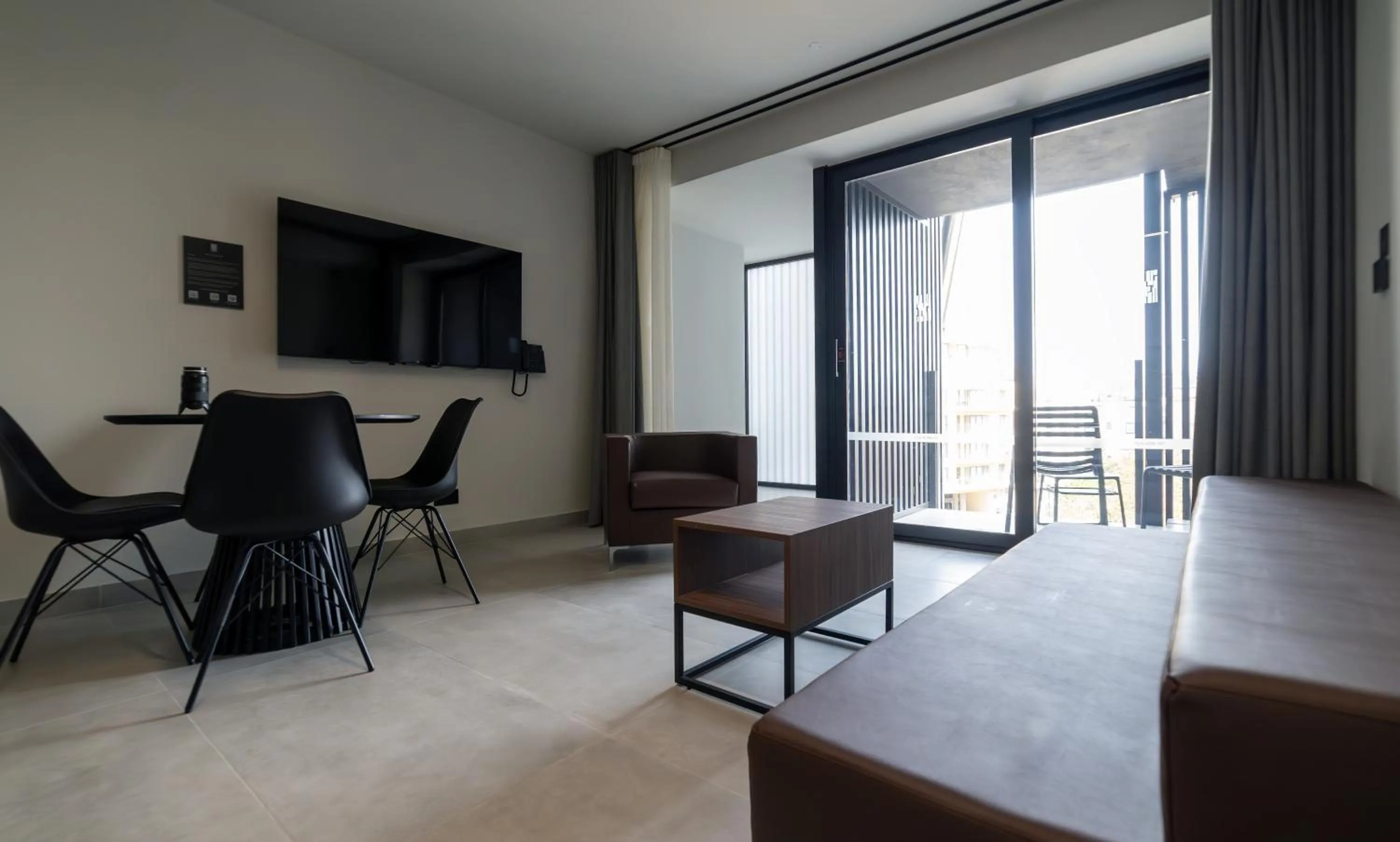 Onyx Suites & Apartments