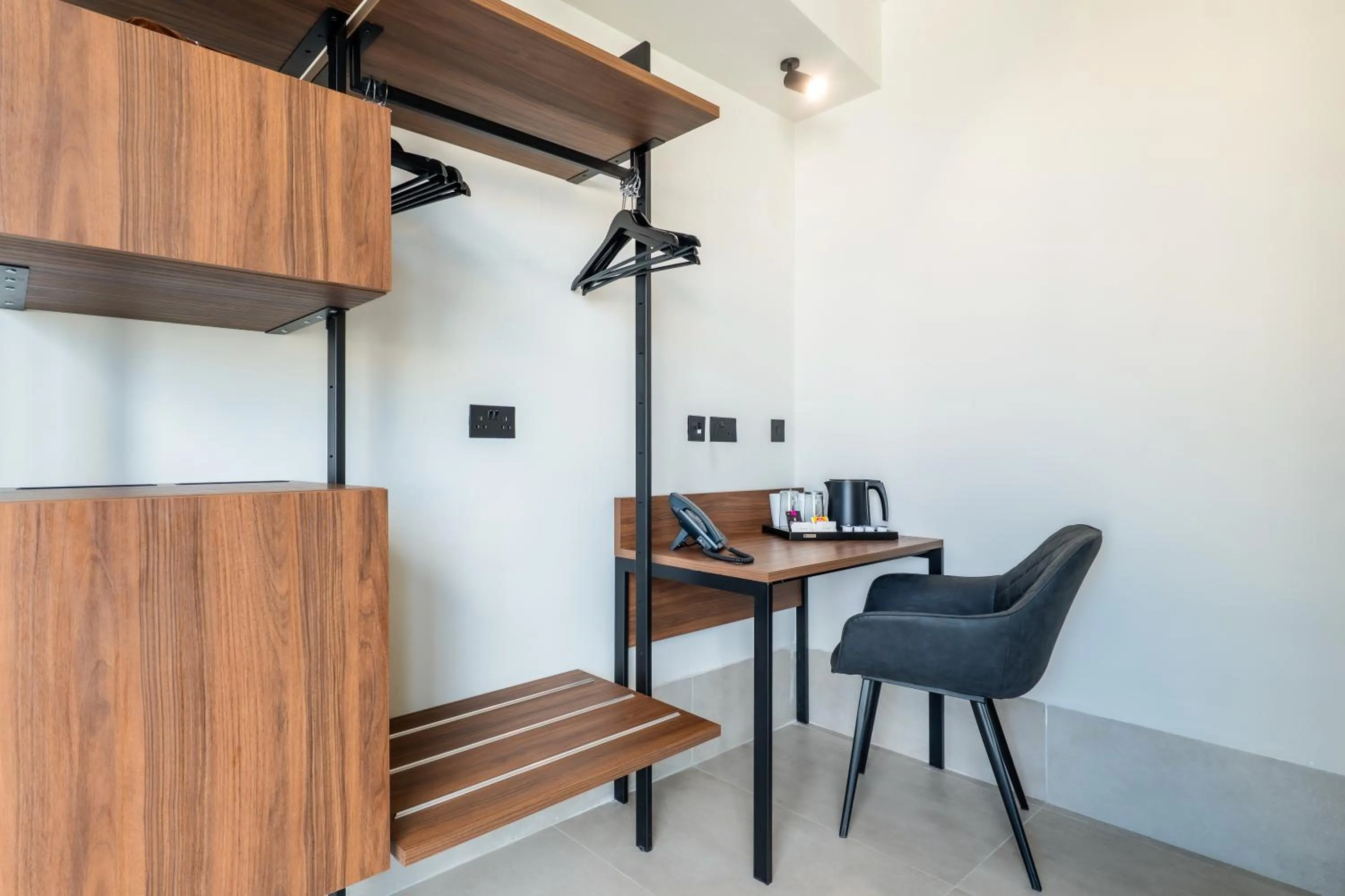 minibar in Onyx Hotel