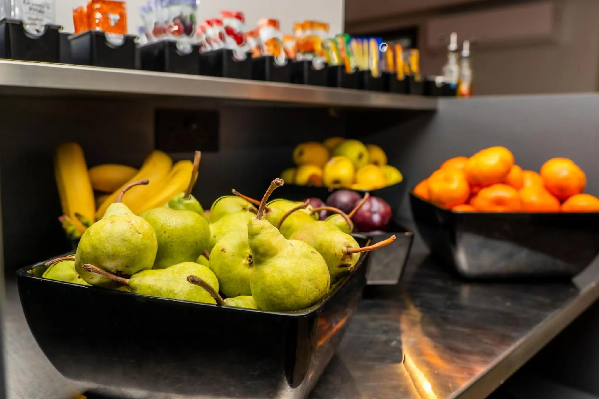 Restaurant/places to eat in Onyx Hotel