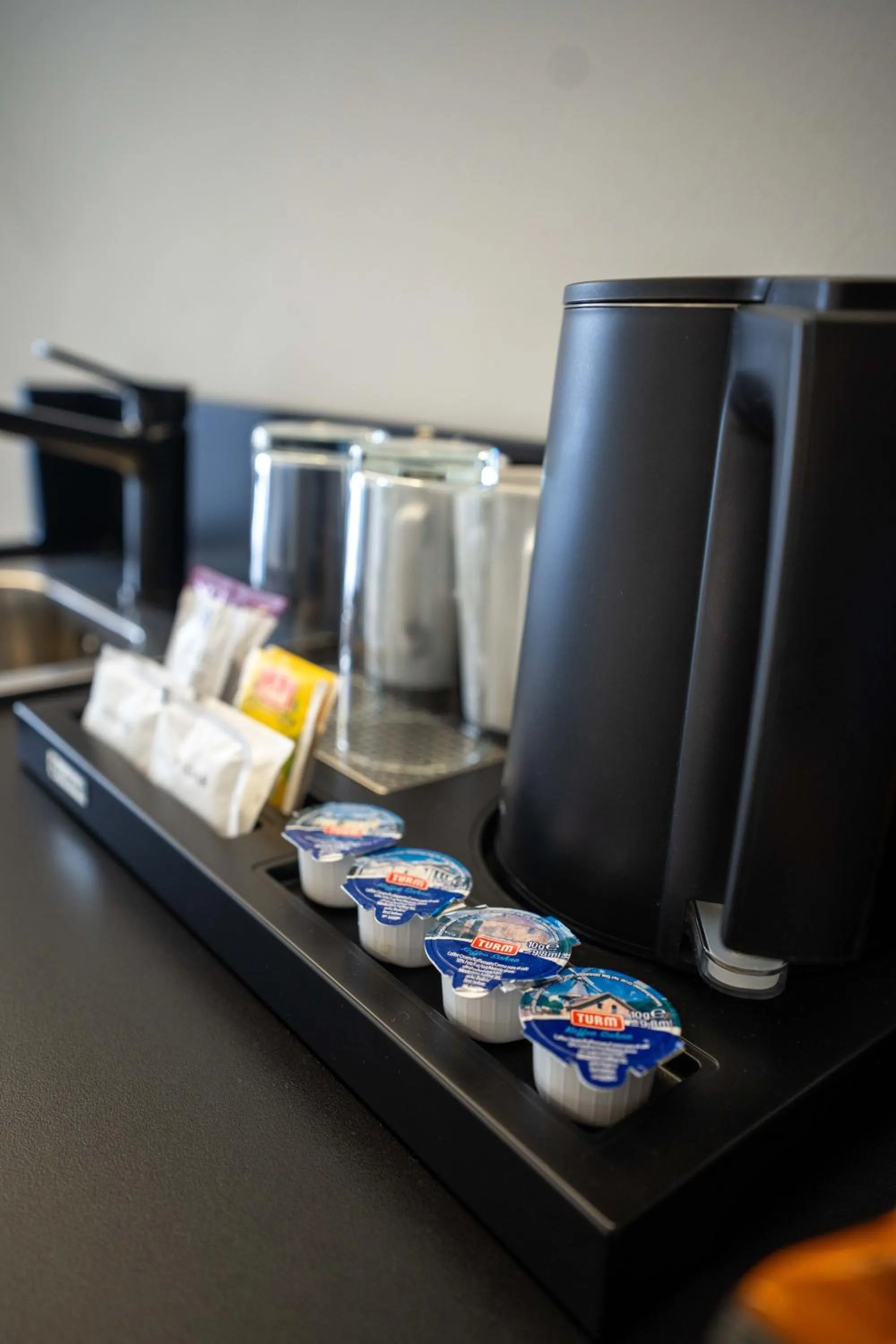 Coffee/tea facilities in Onyx Hotel