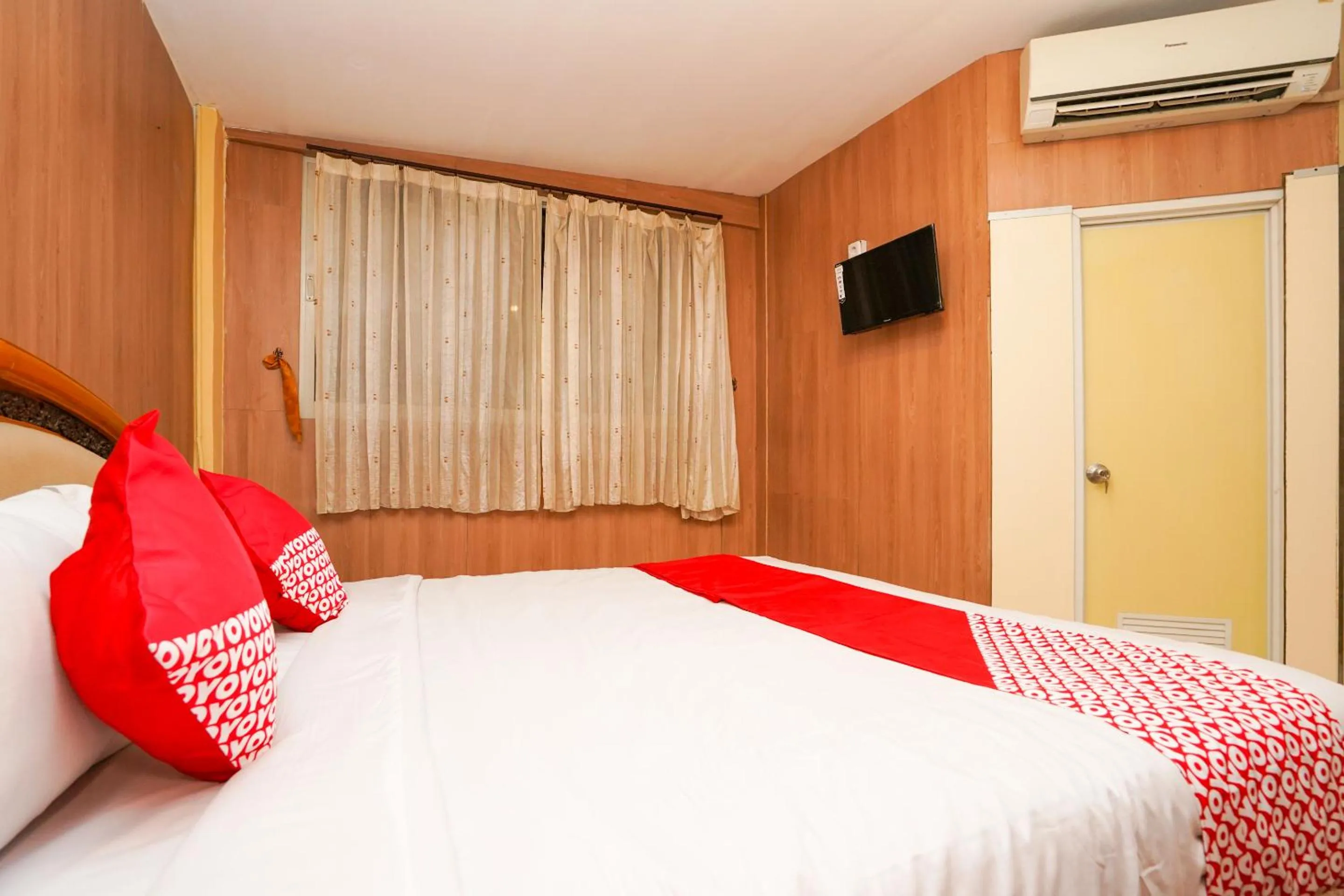 Photo of the whole room, Bed in Hotel O Naomi Heritage