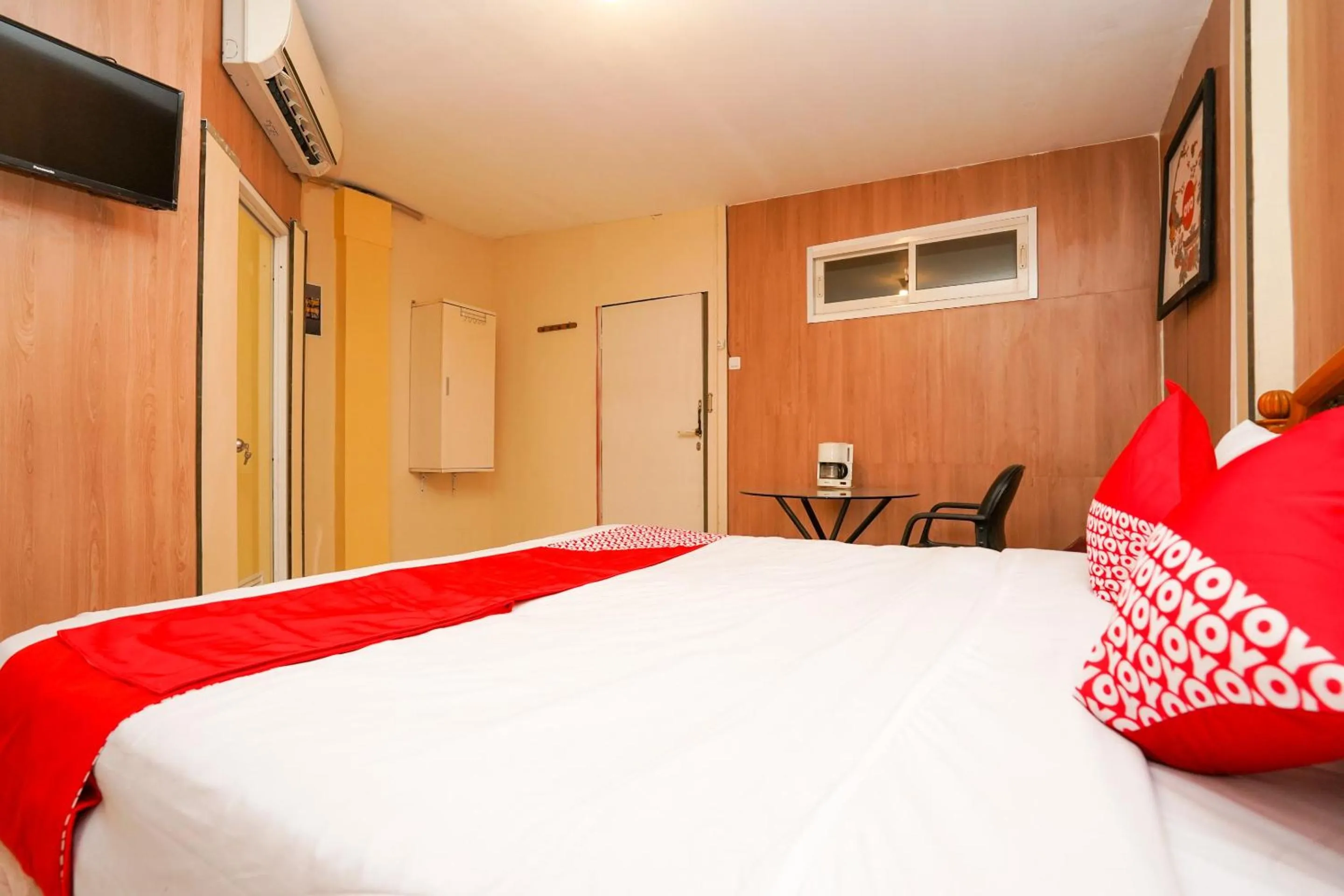 Bedroom, Bed in Hotel O Naomi Heritage