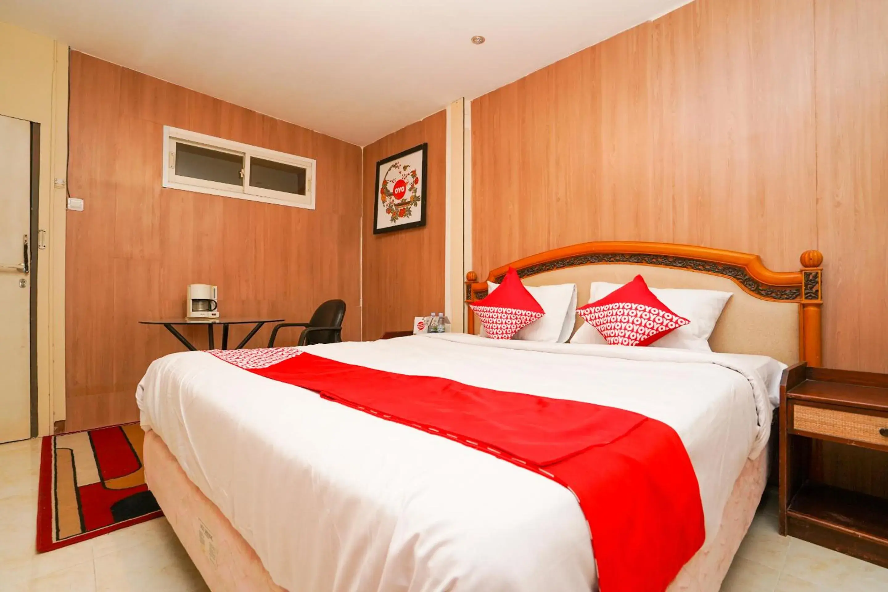 Deluxe Double Room in Hotel O Naomi Heritage Deluxe Double Room in Hotel O Naomi Heritage