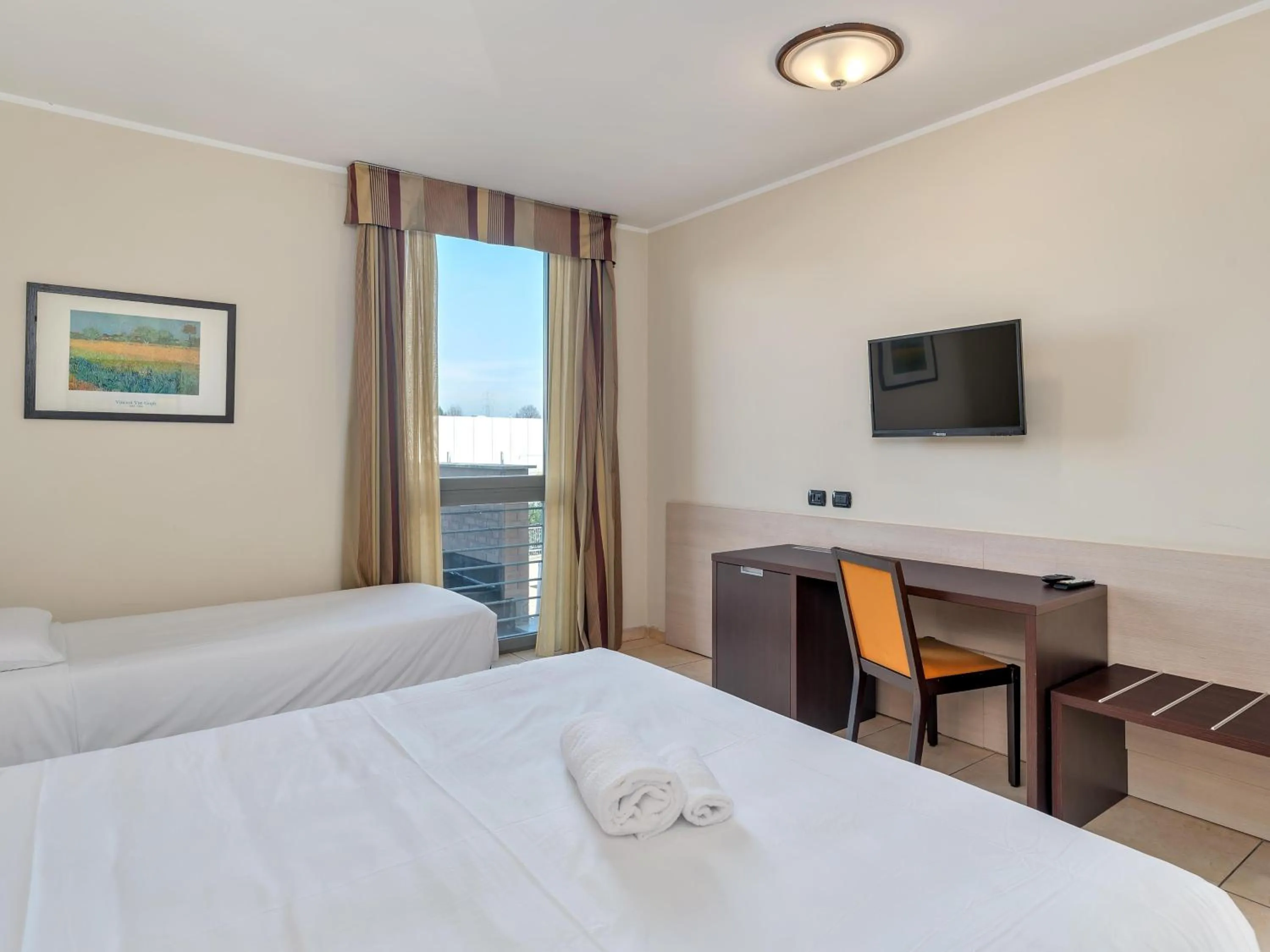 Photo of the whole room, Bed in Record Hotel