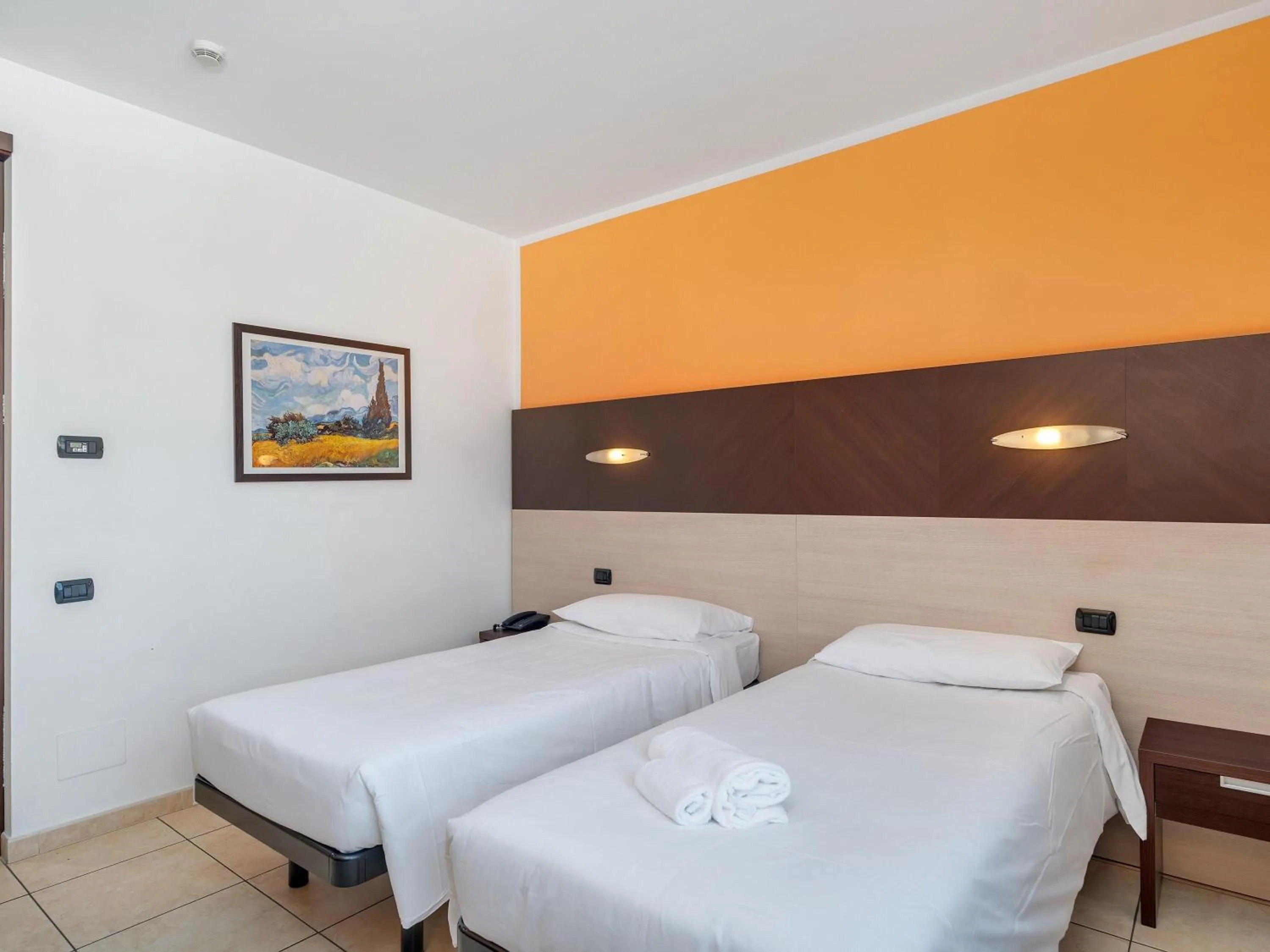 Photo of the whole room, Bed in B&B HOTEL Settimo Torinese
