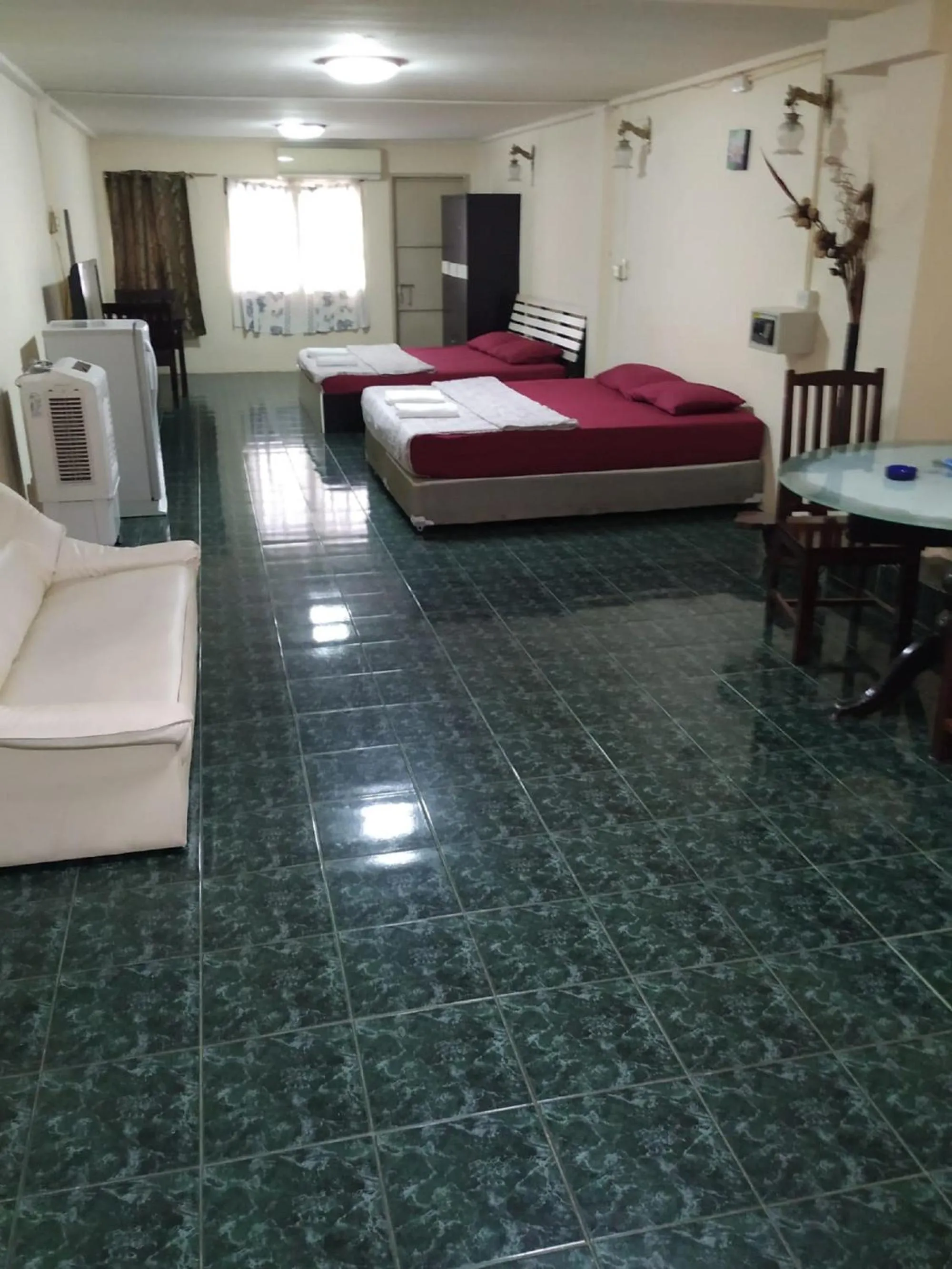 Bedroom, Bed in Encore Sea View