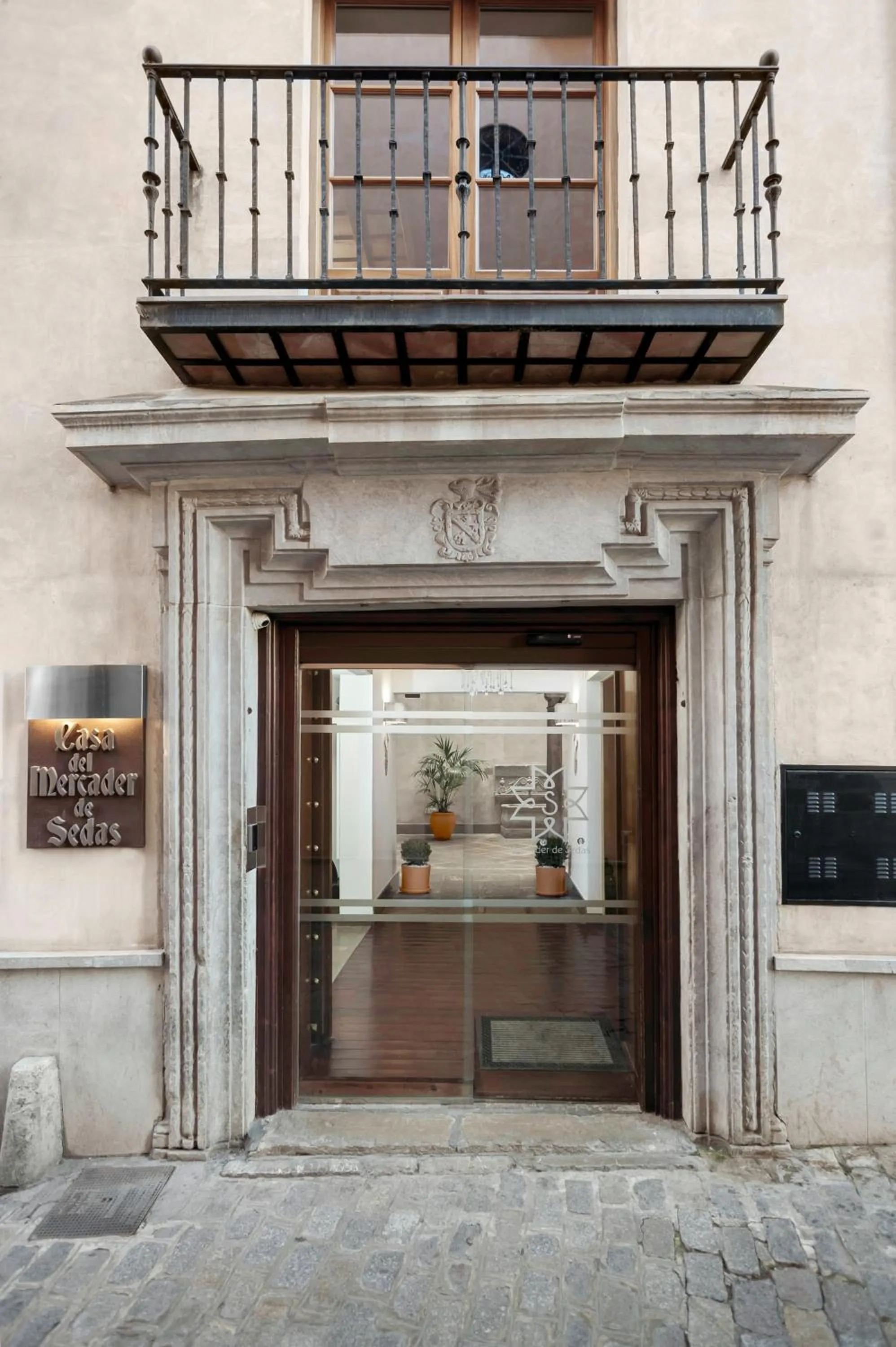Facade/entrance in Hotel Mercader de Sedas by Maxi Hoteles