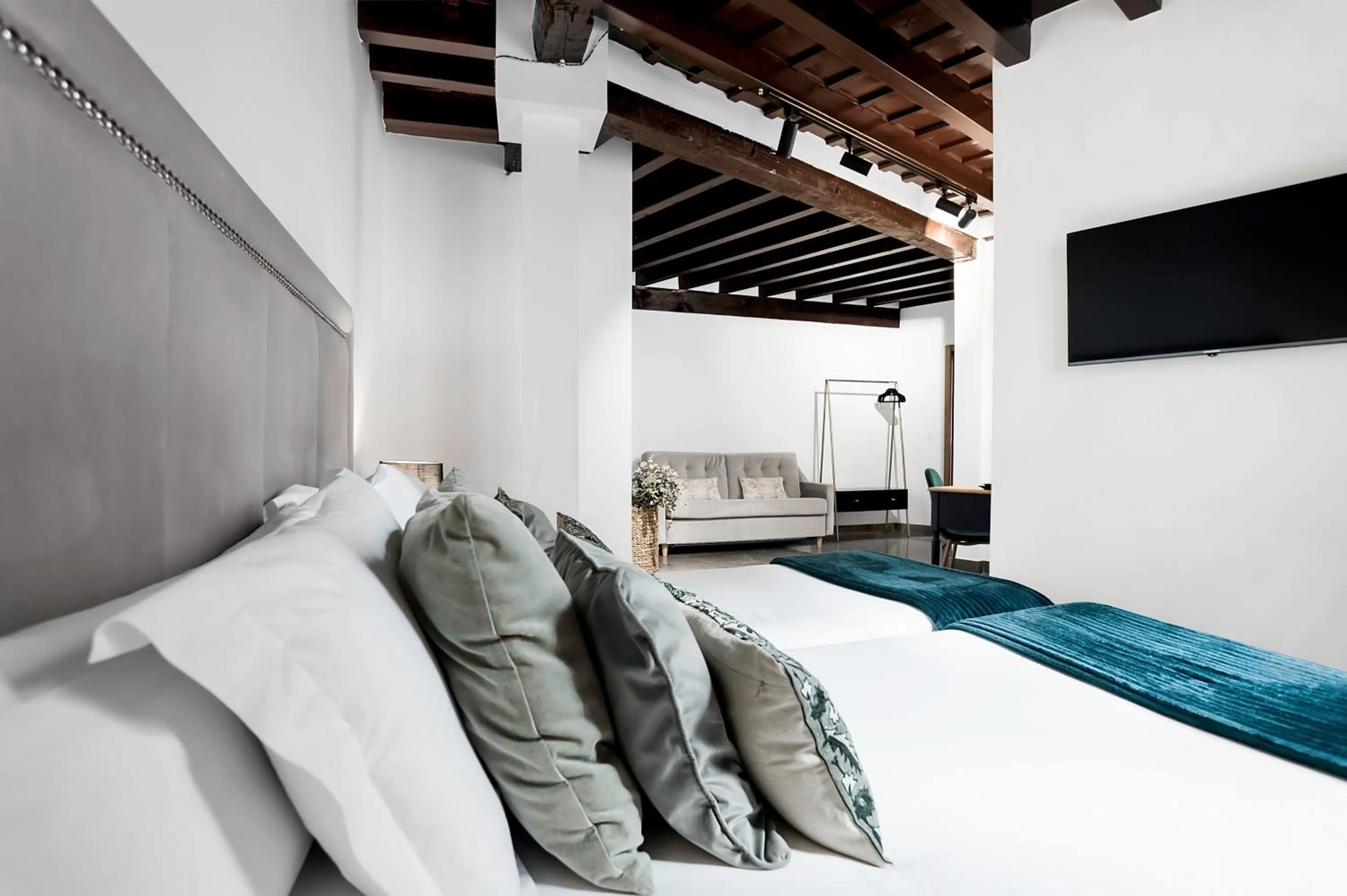 Photo of the whole room, Bed in Hotel Mercader de Sedas by Maxi Hoteles
