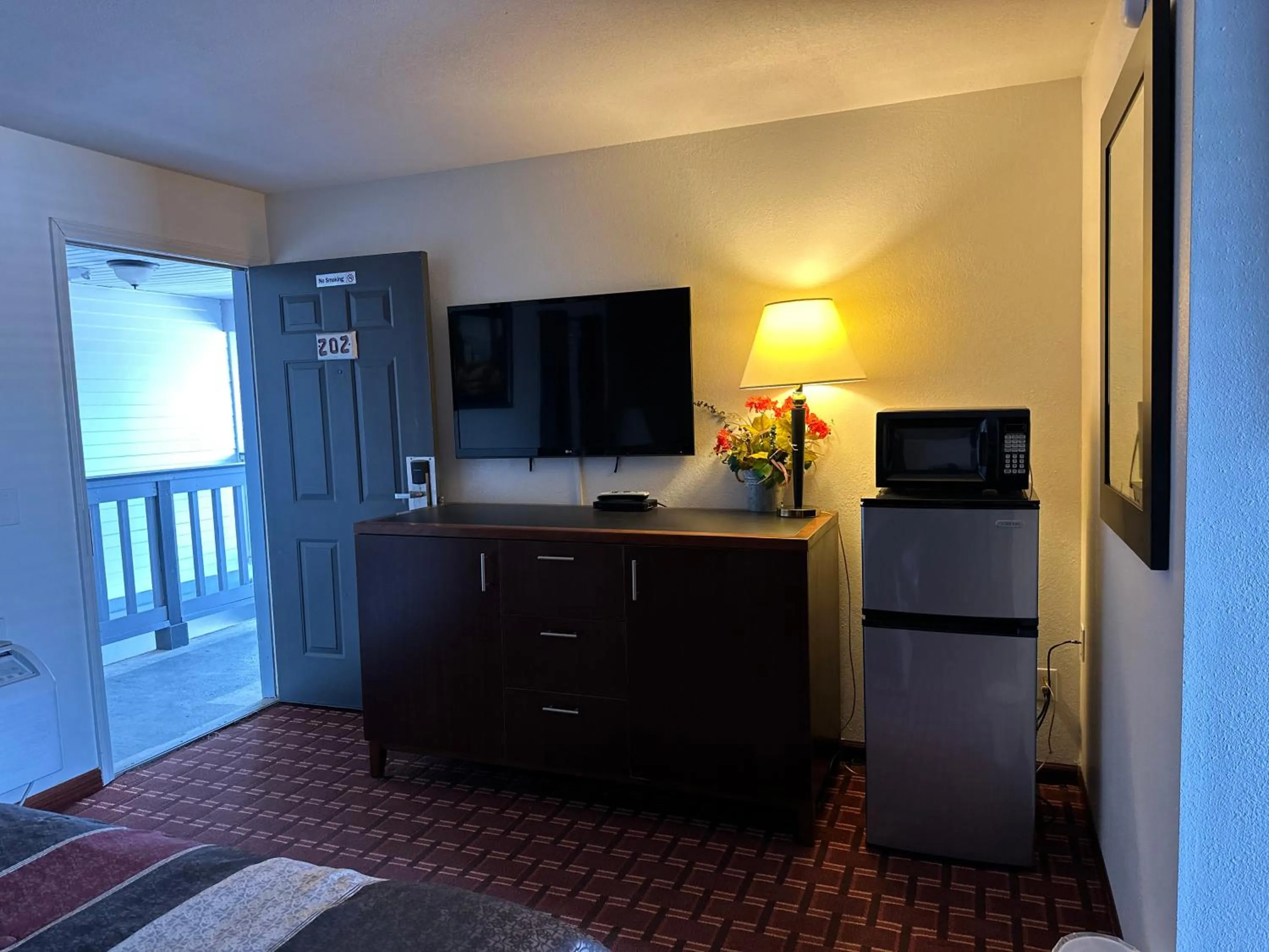 minibar in Branson Victorian Inn