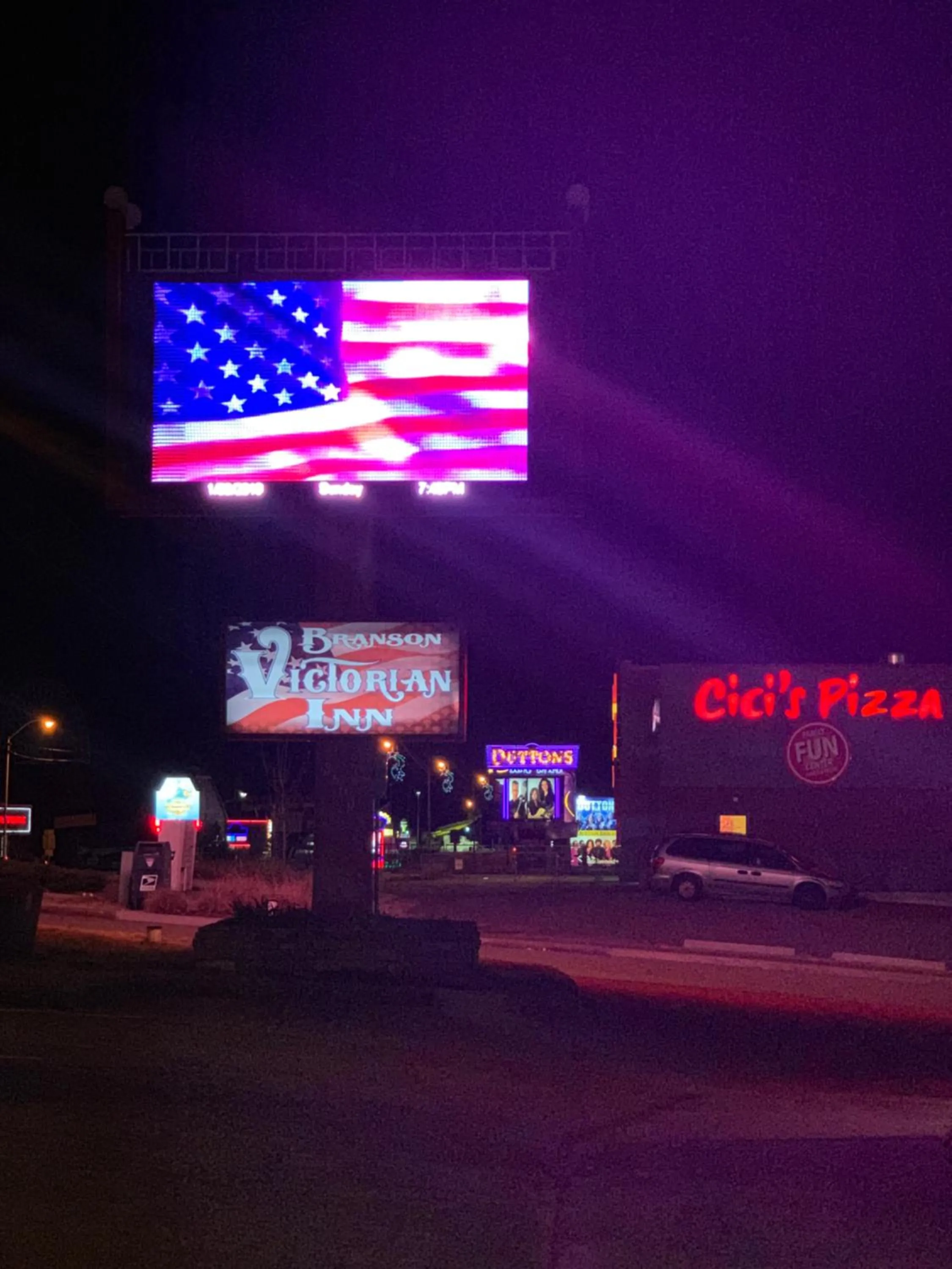 Neighbourhood in Branson Victorian Inn