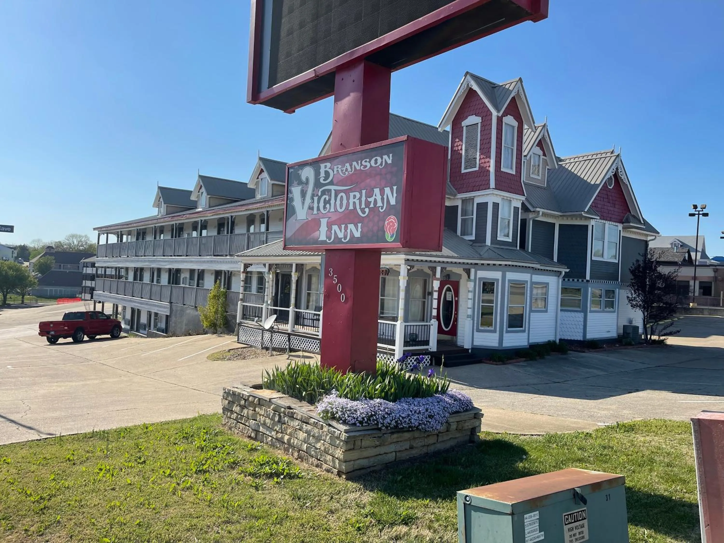 Property building in Branson Victorian Inn
