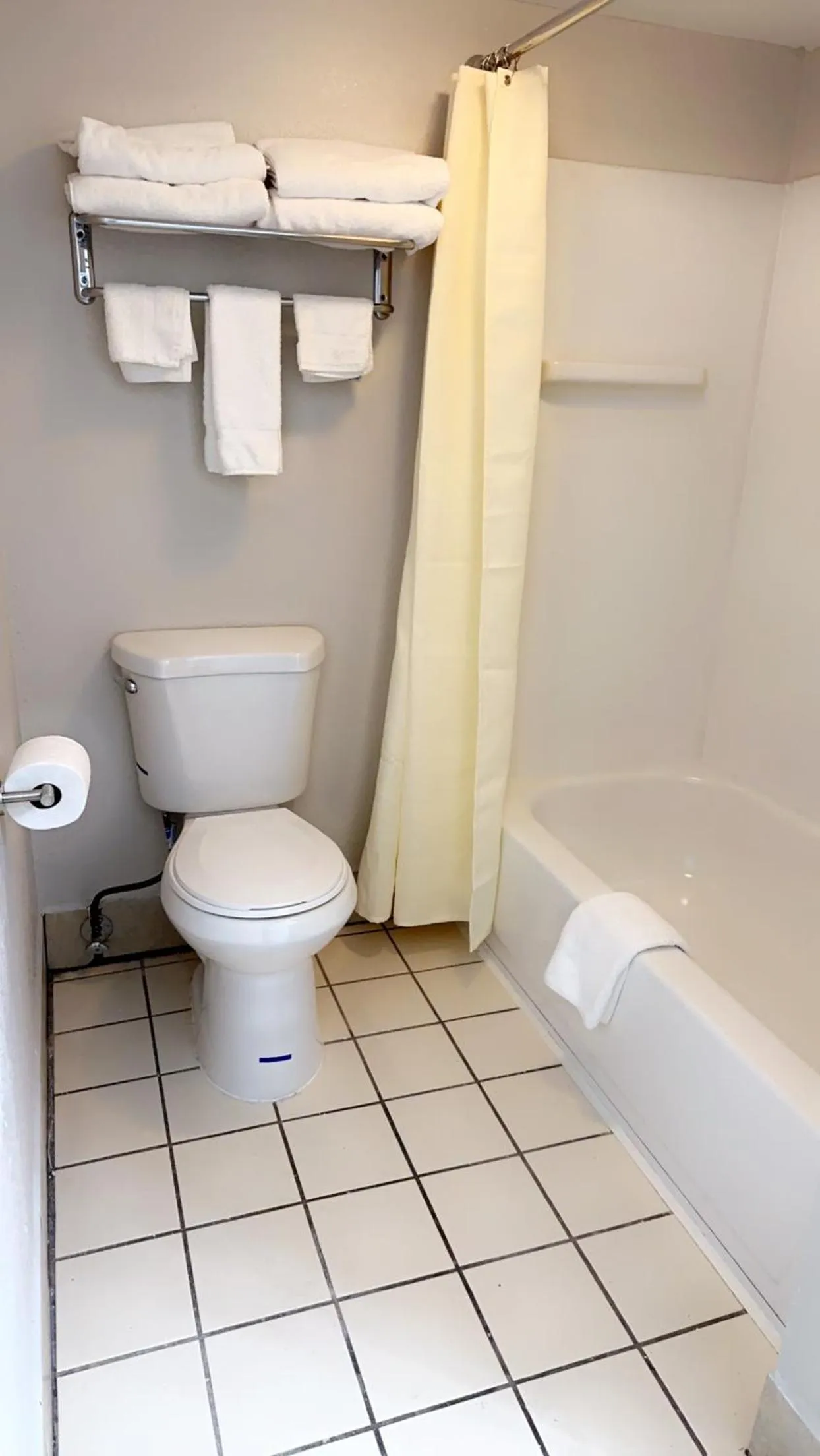 Bathroom in Branson Victorian Inn