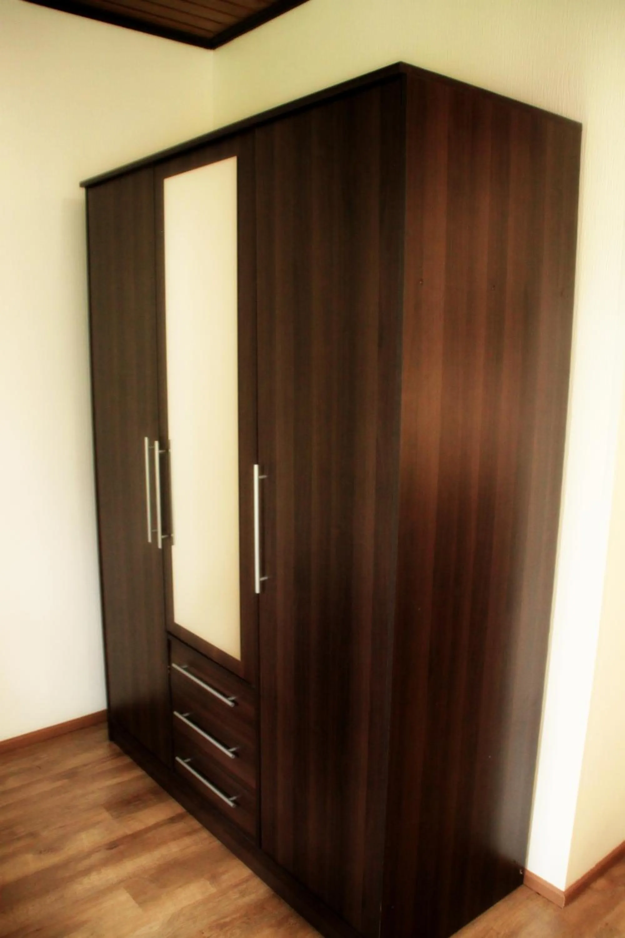 wardrobe in Hotelli Salpa
