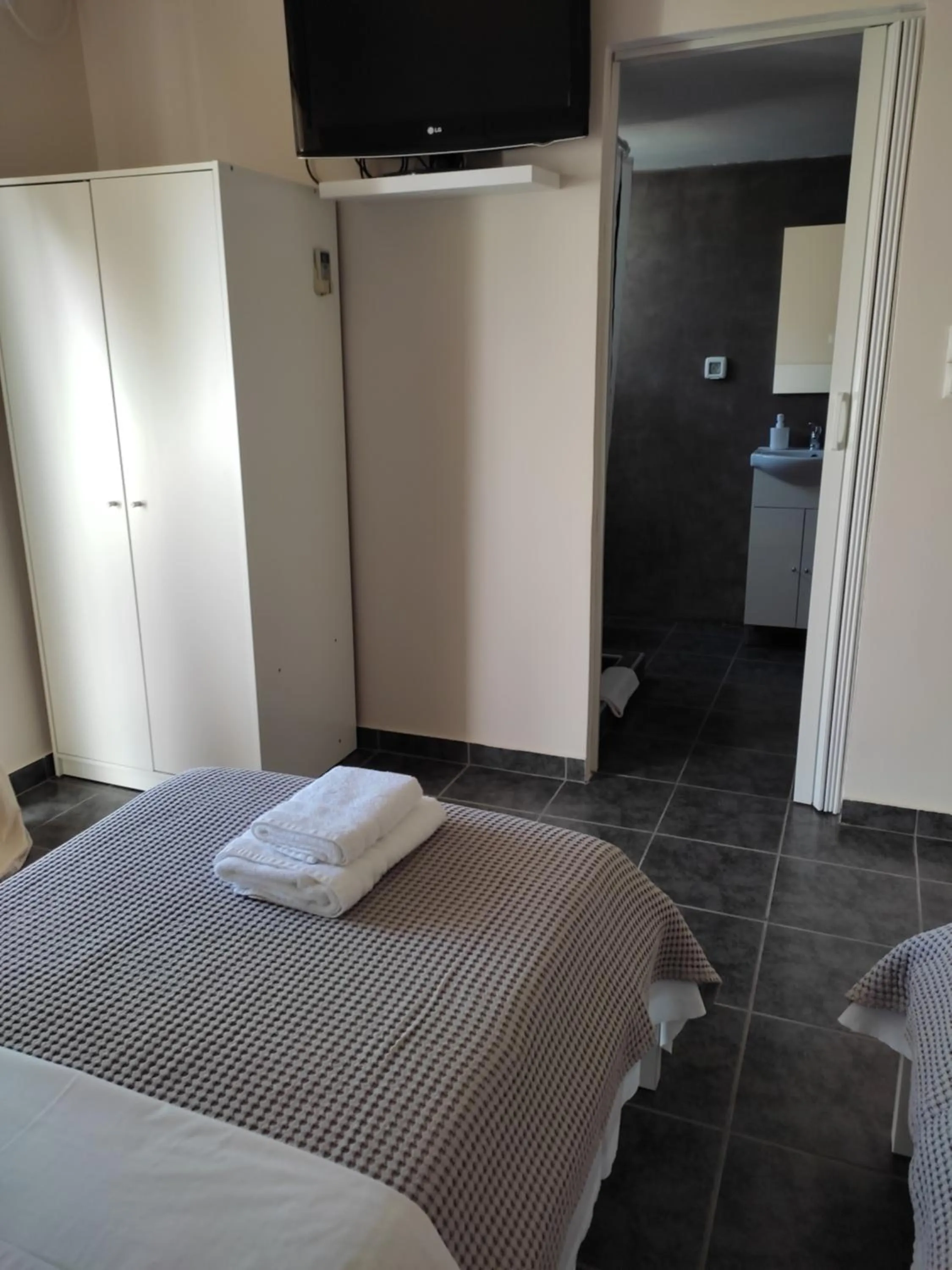 Bed in Double M near Athens Airport