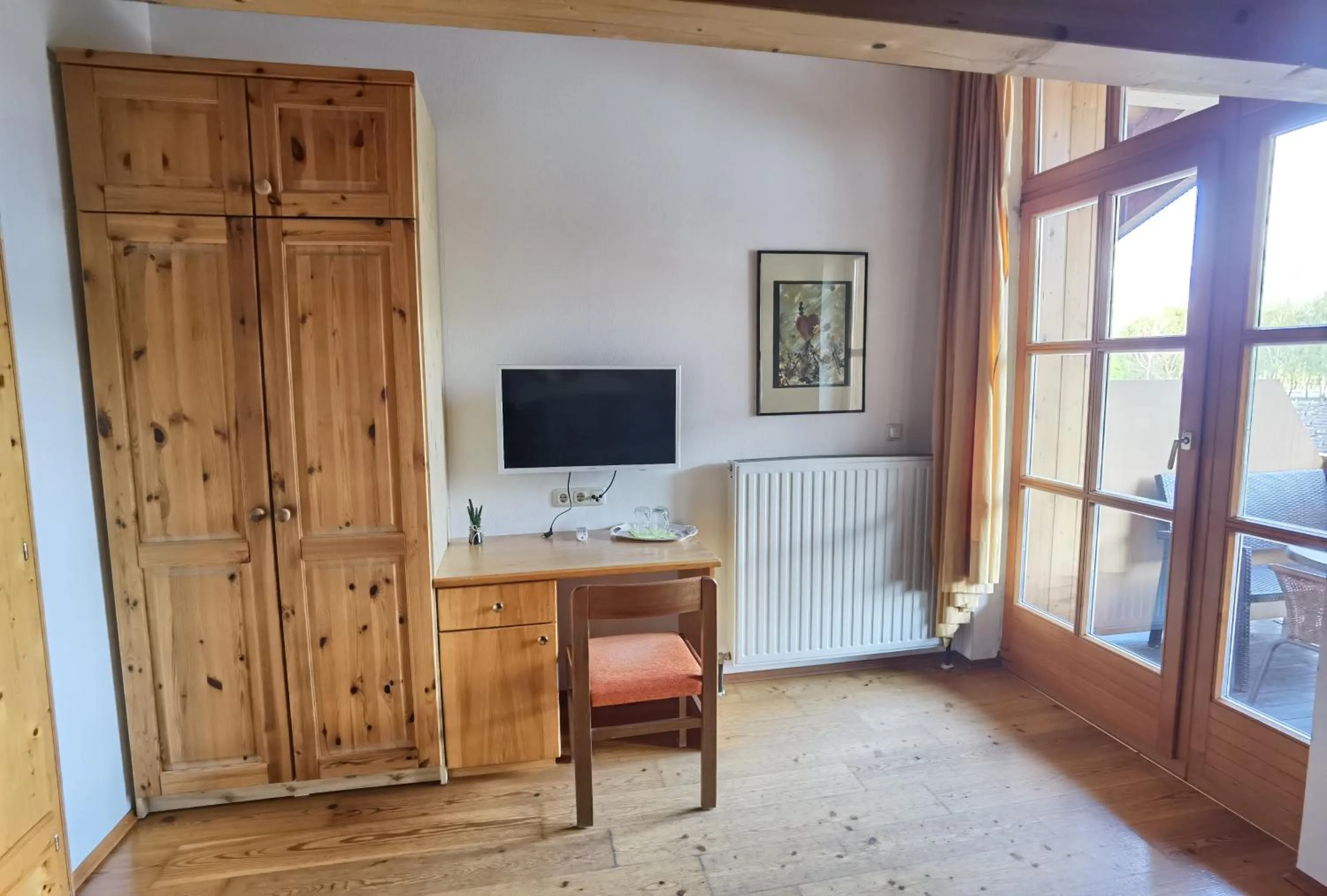 TV and multimedia in Hotel Landhaus Zell am See