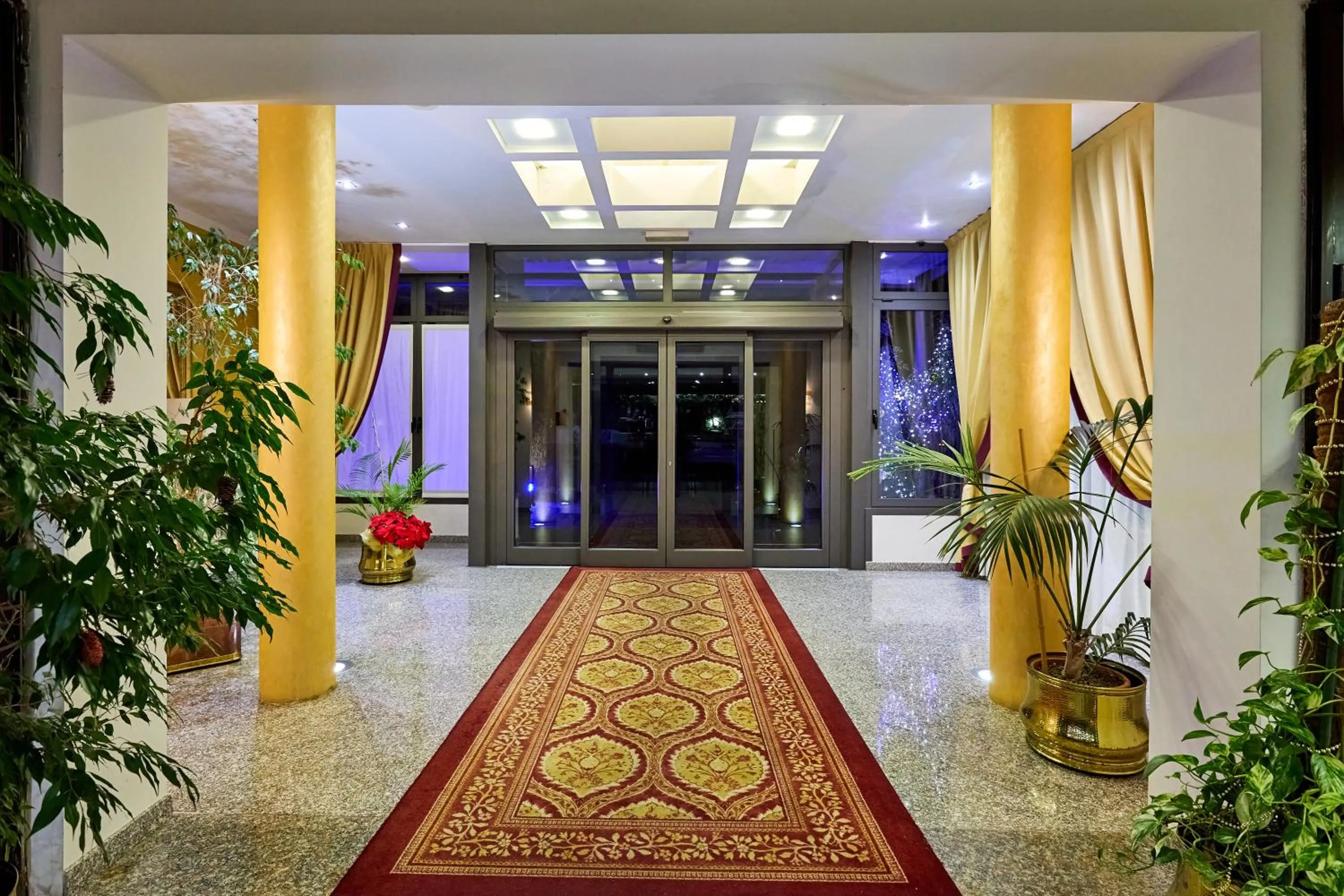 Lobby or reception in HOTEL PARADISO
