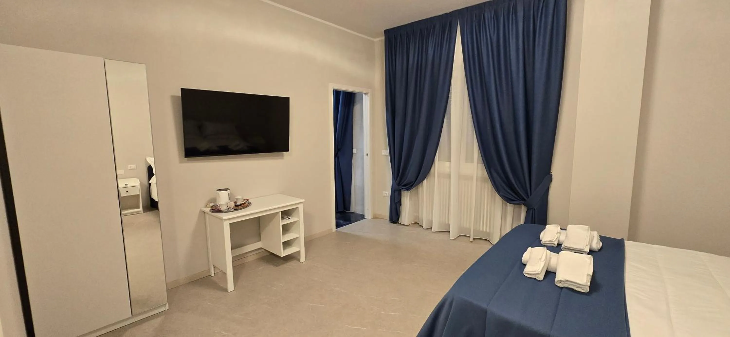 Bed in HOTEL PARADISO