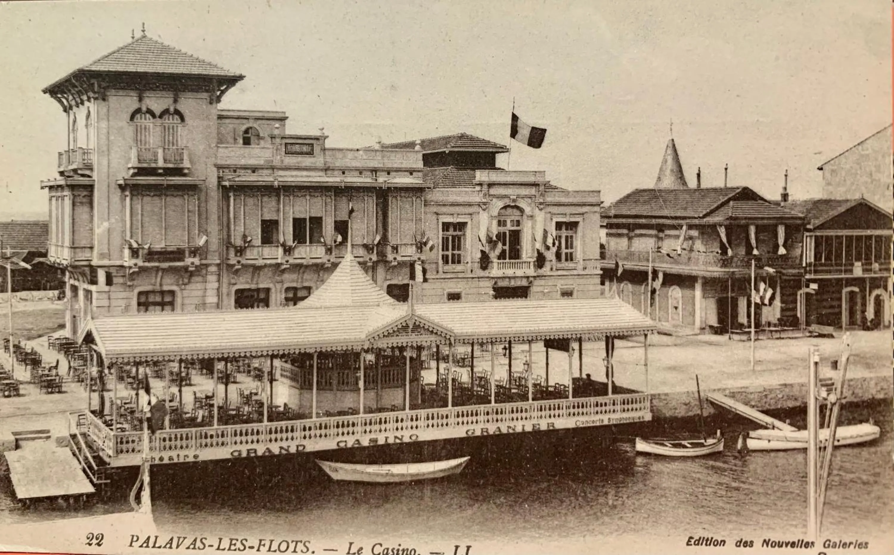 Facade/entrance in Hotel Le Petit Baigneur Palavas Plage