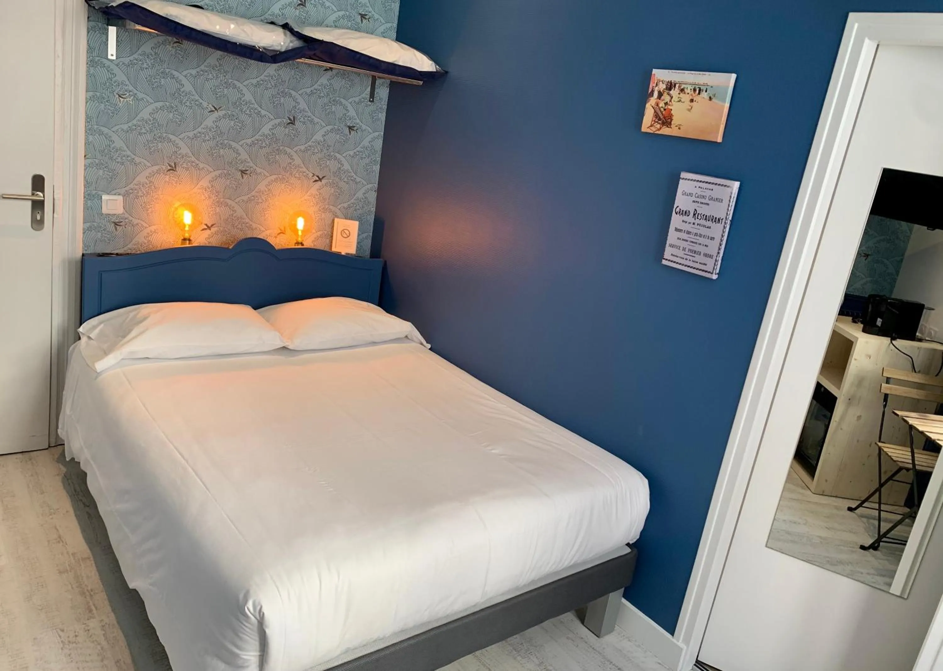 Bed in Hotel Le Petit Baigneur Palavas Plage