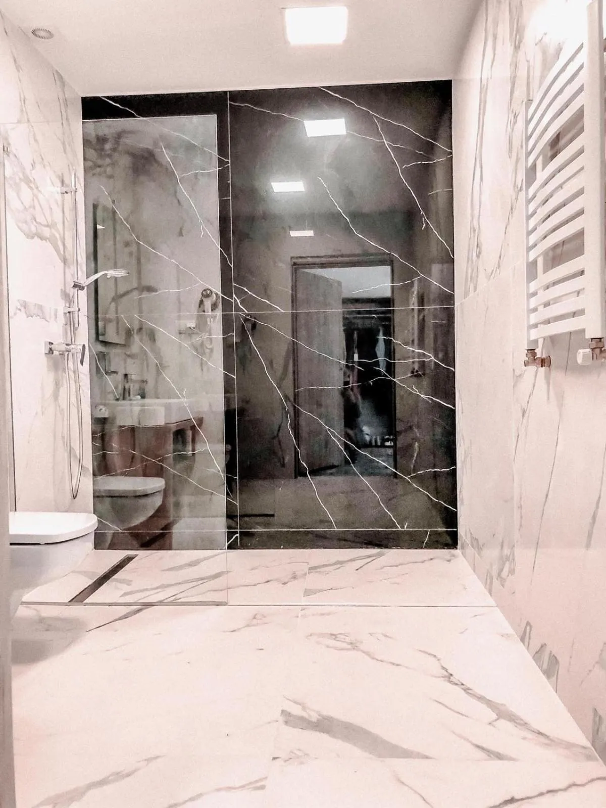 Shower in La Park Aparthotel