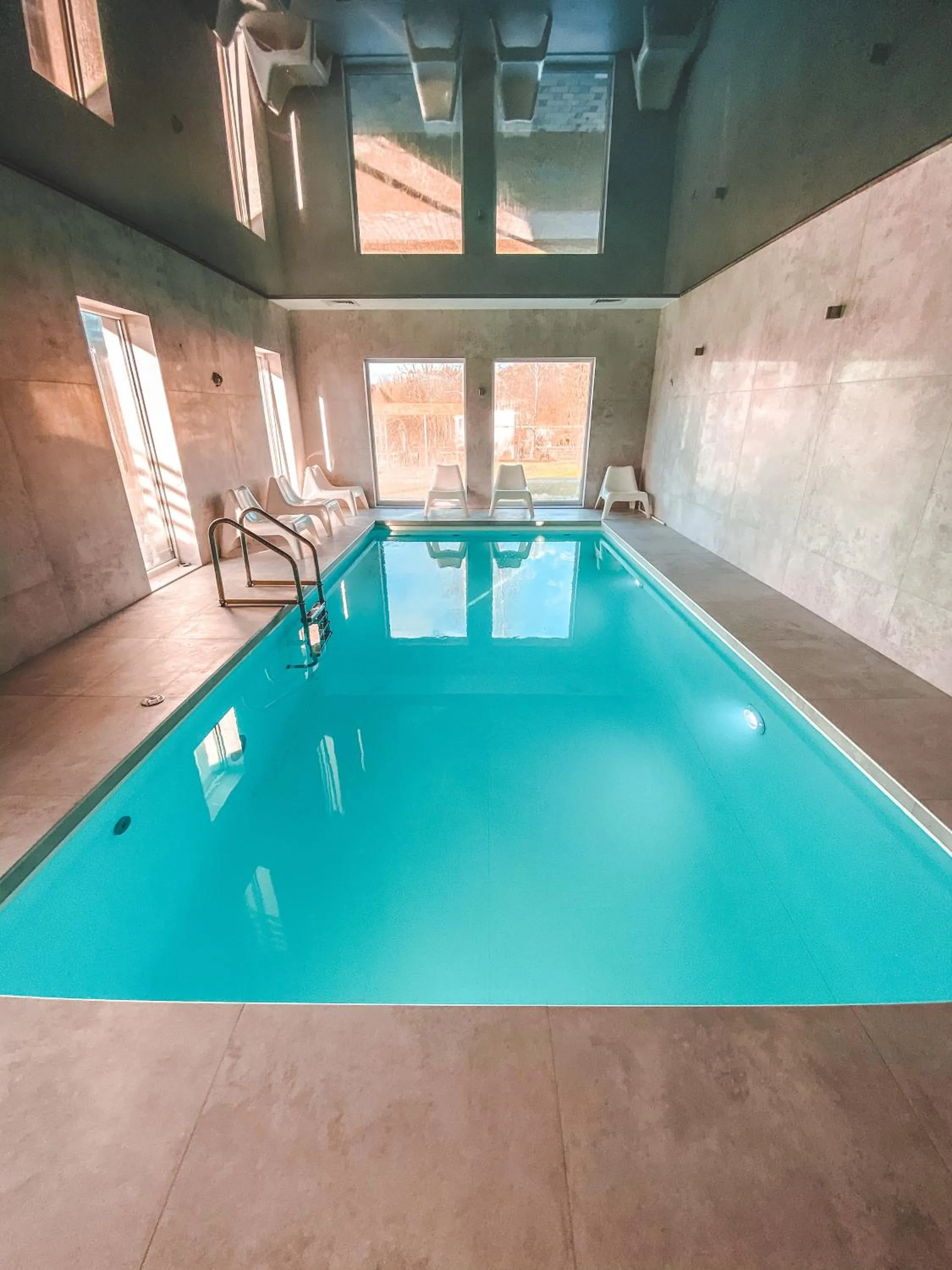 Pool view in La Park Aparthotel