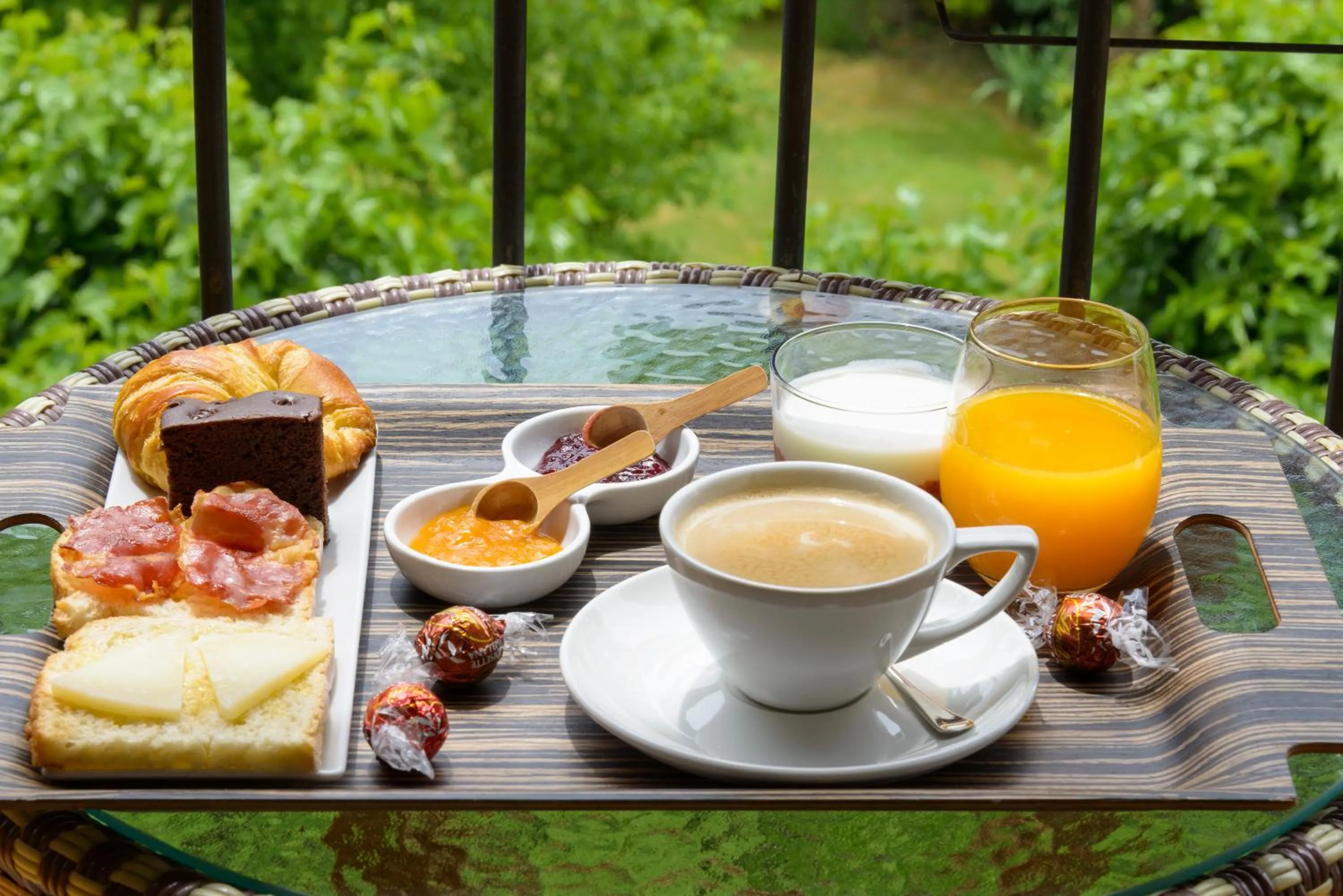 Breakfast in Hotel Rural Iribarnia