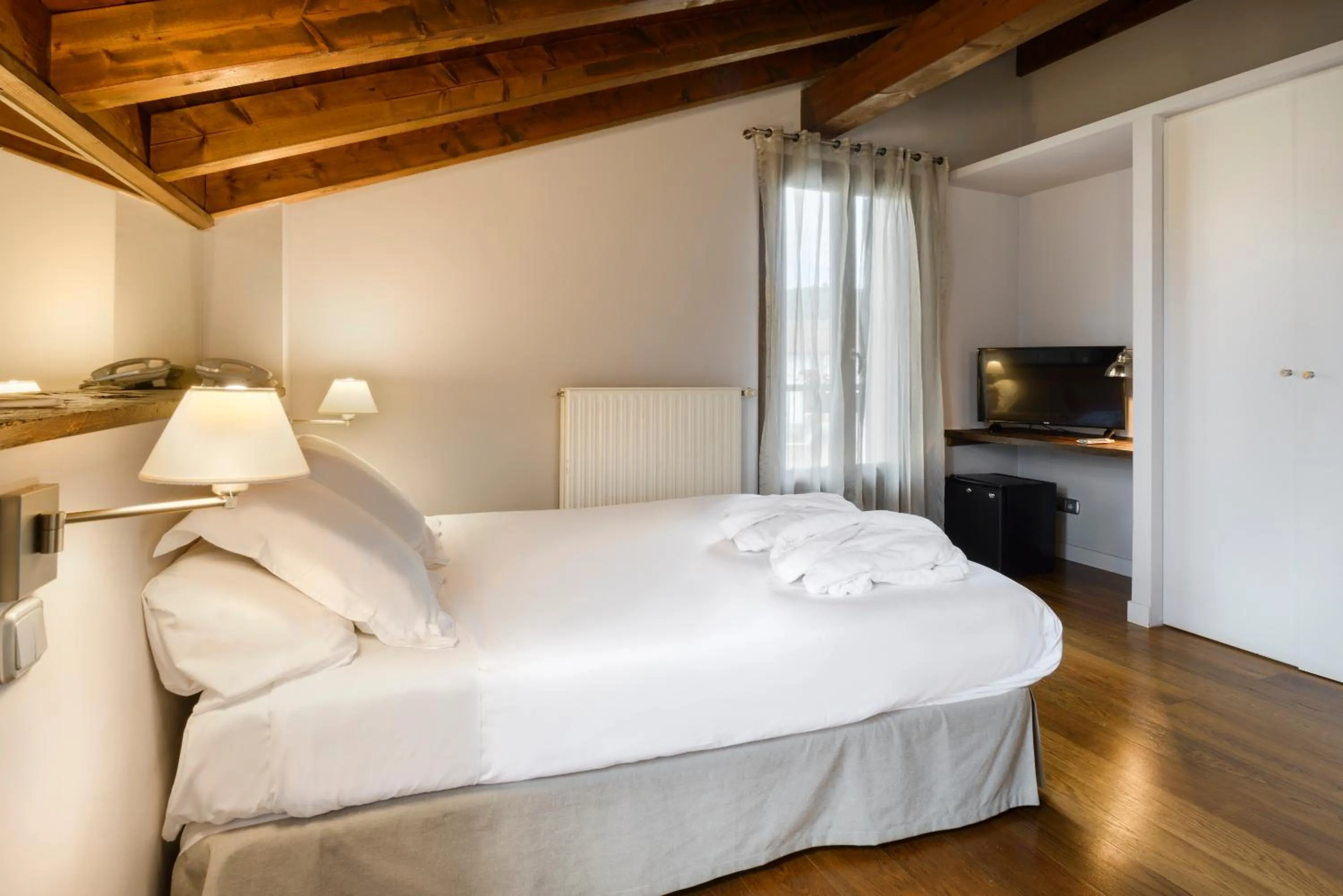 Bed in Hotel Rural Iribarnia