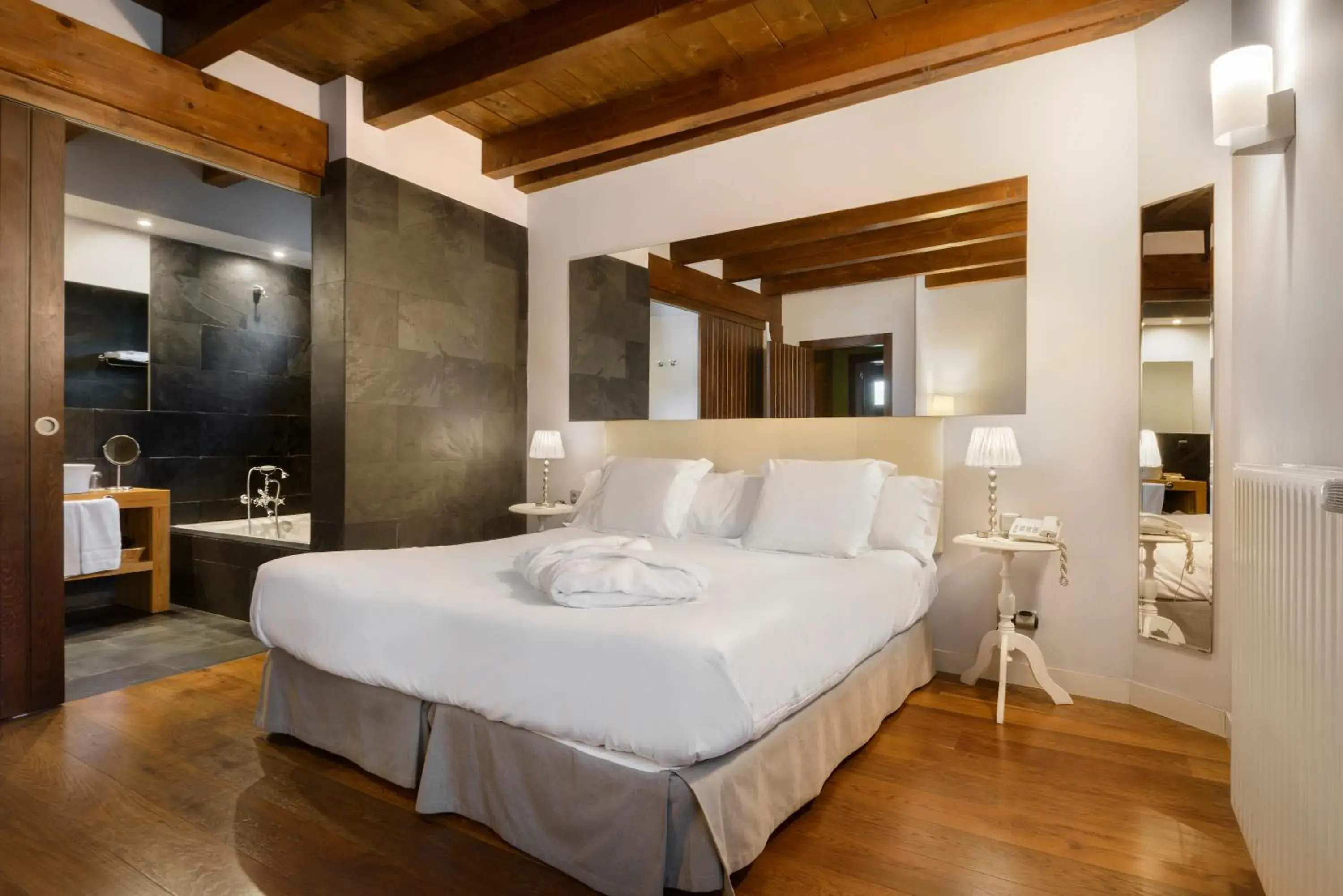 Deluxe Room in Hotel Rural Iribarnia Deluxe Room in Hotel Rural Iribarnia