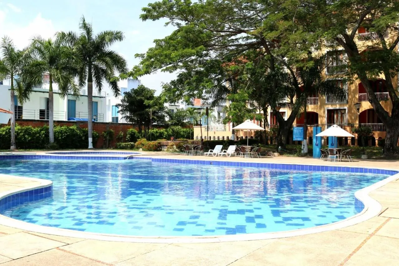 Swimming pool in Hotel Peñon Suites
