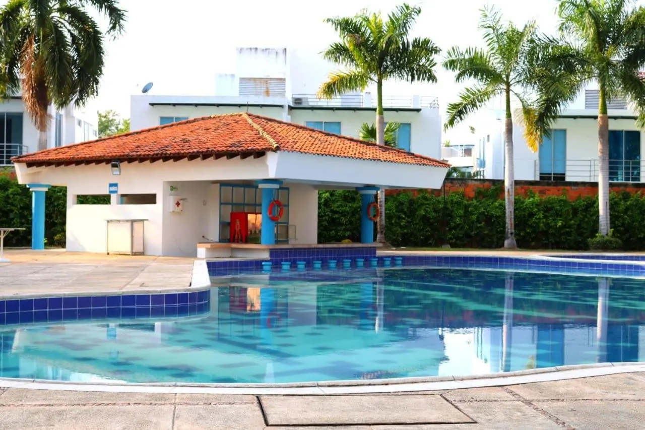 Swimming pool in Hotel Peñon Suites