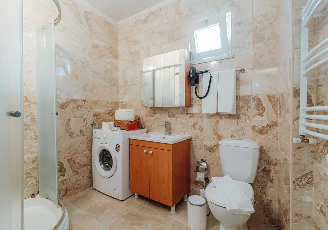 Shower in Umut Apartments