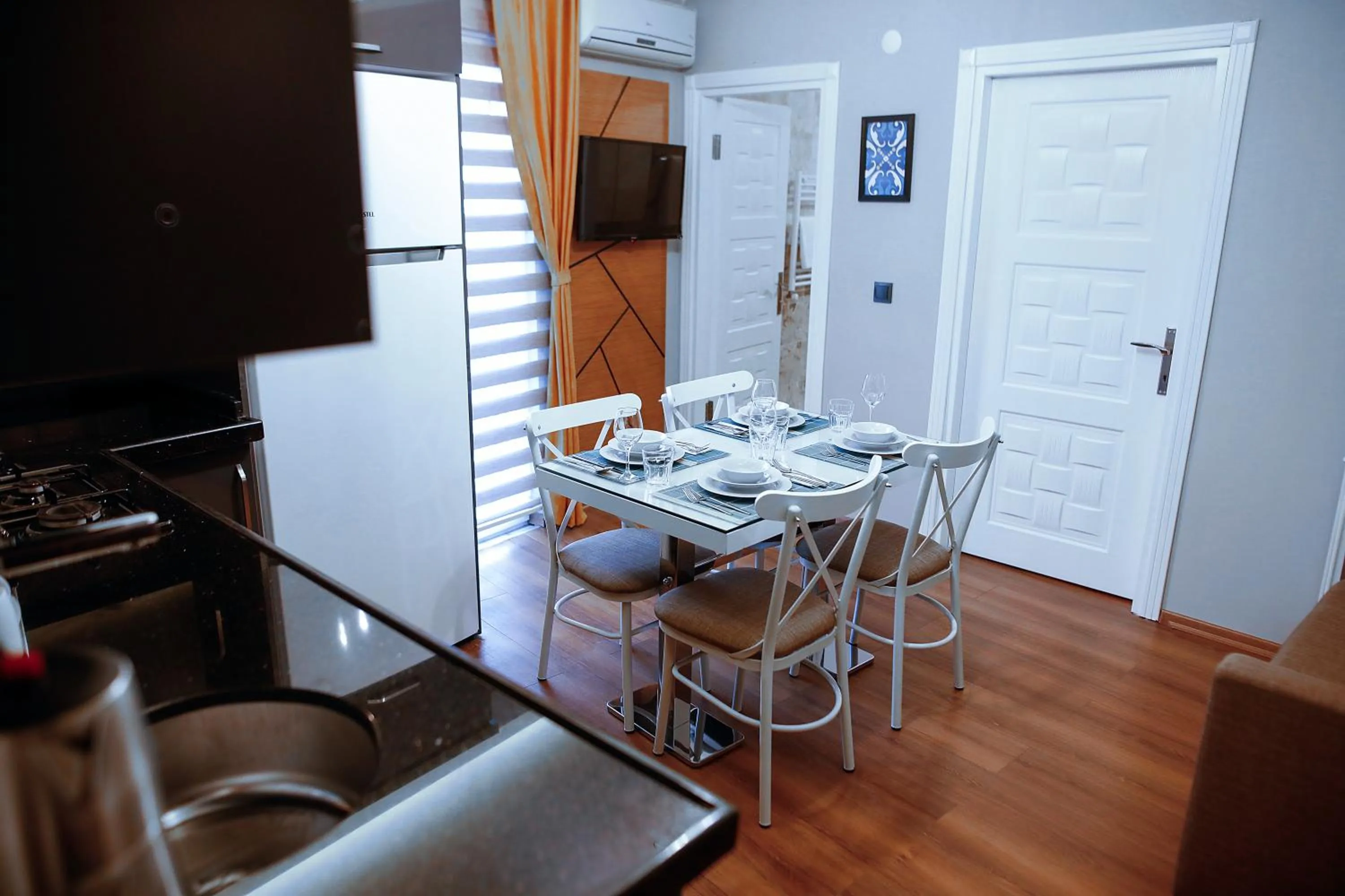 Coffee/tea facilities in Umut Apartments