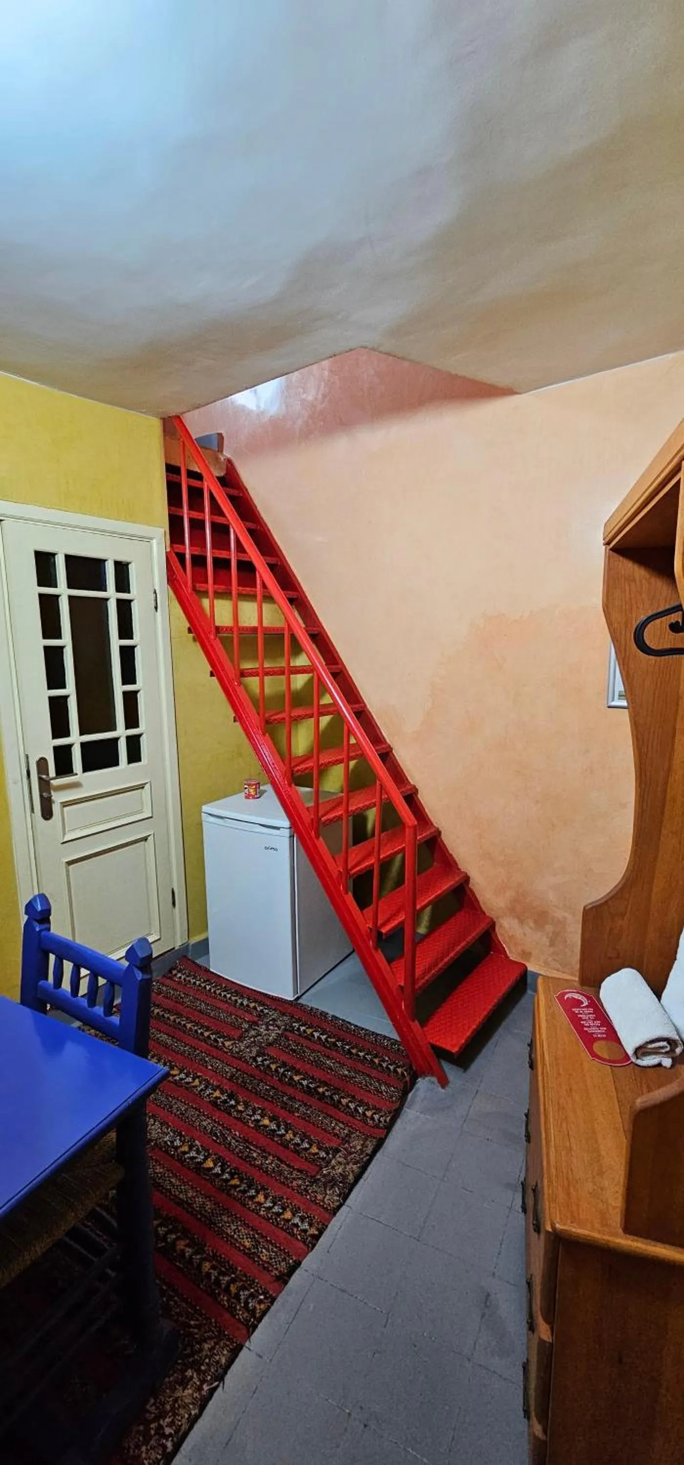 Photo of the whole room in Ryad 91