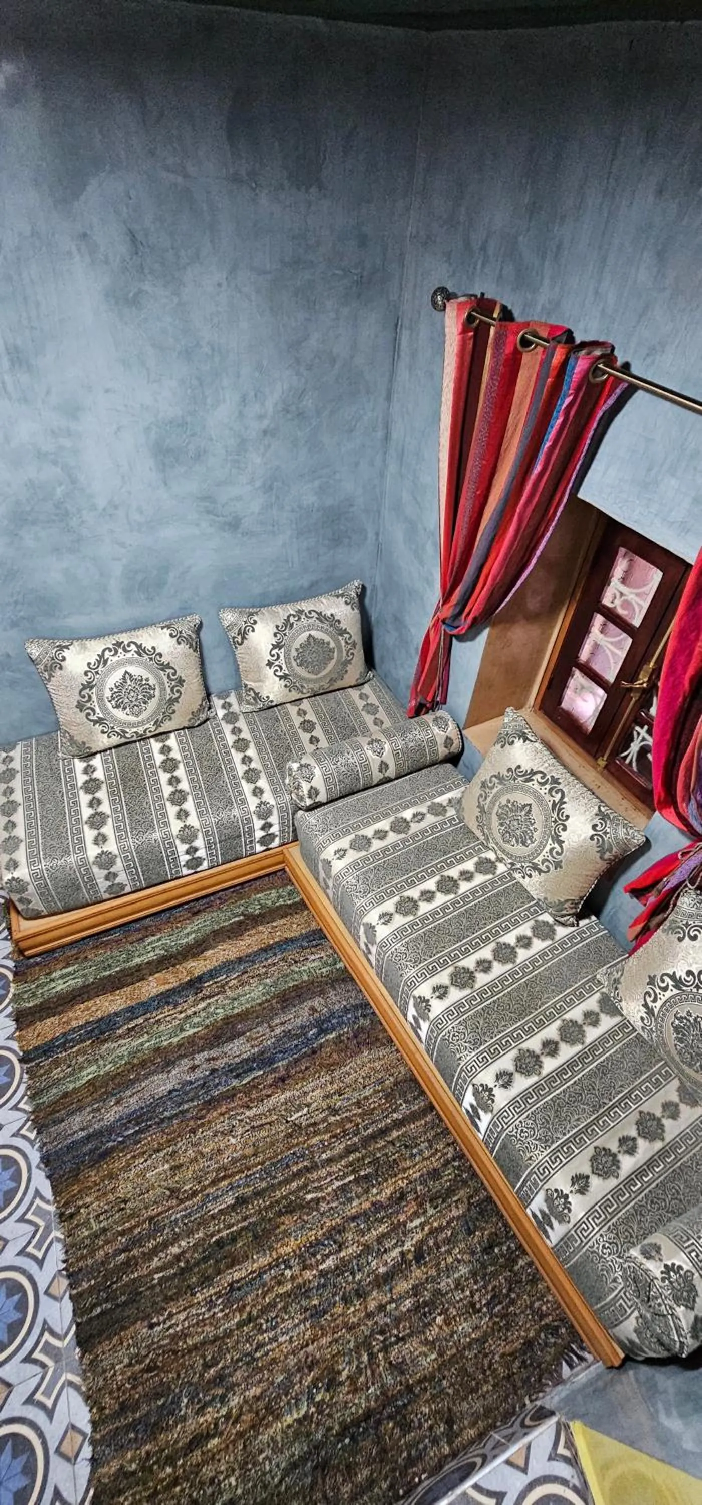 Living room, Bed in Ryad 91