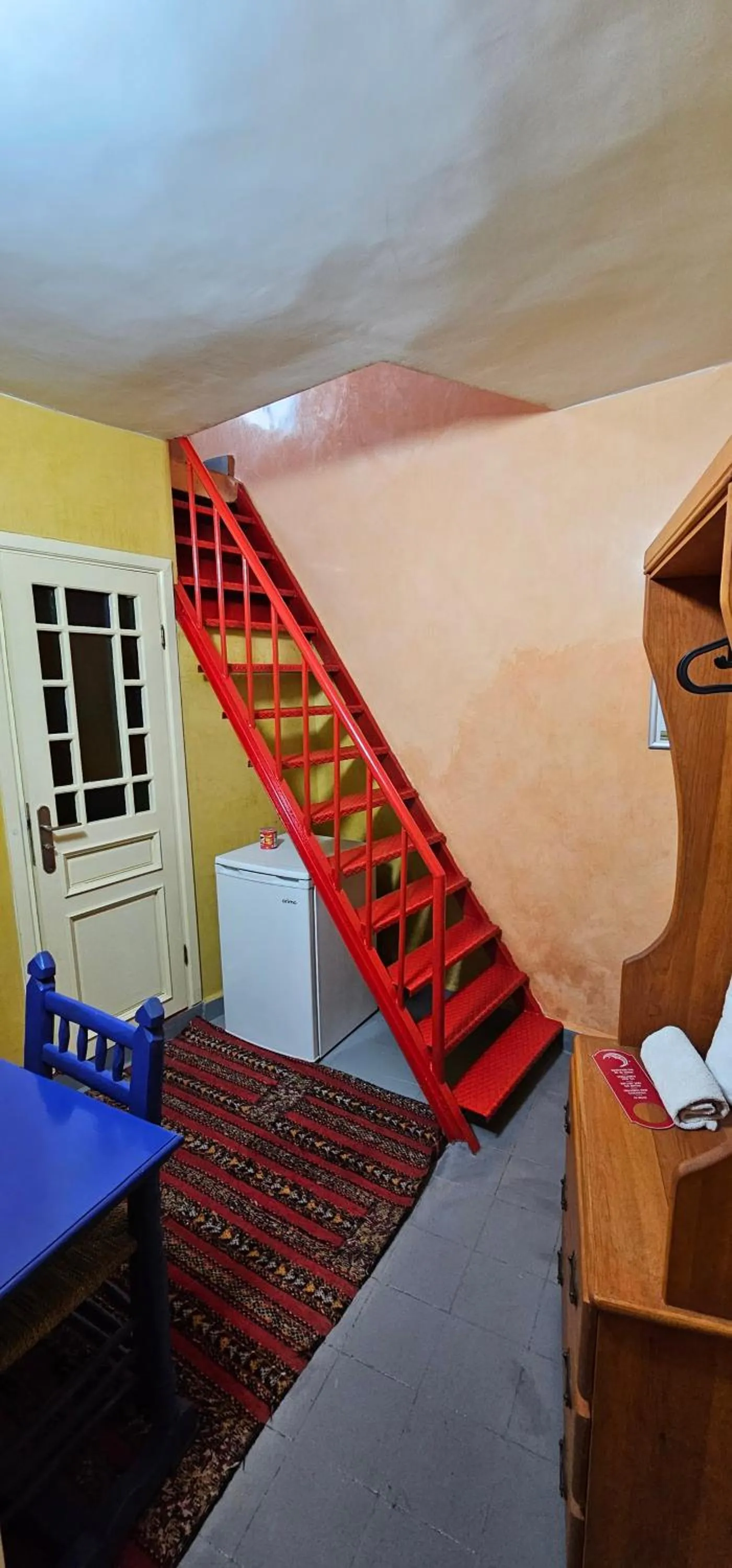 Photo of the whole room in Ryad 91