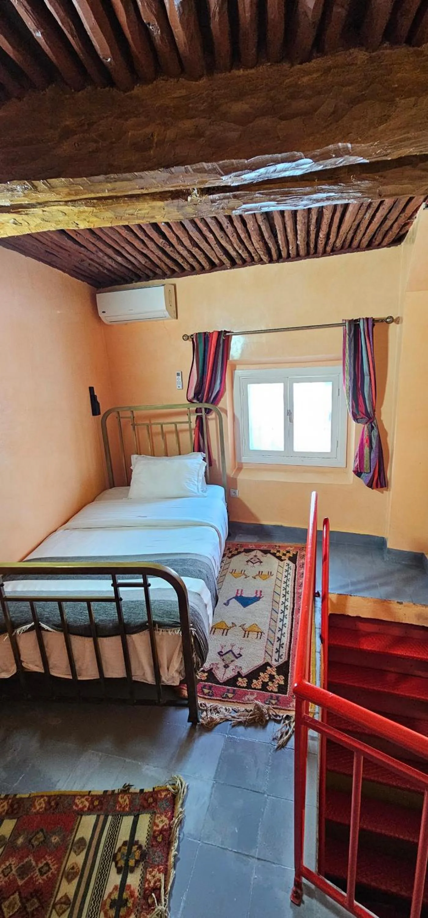 Bed in Ryad 91