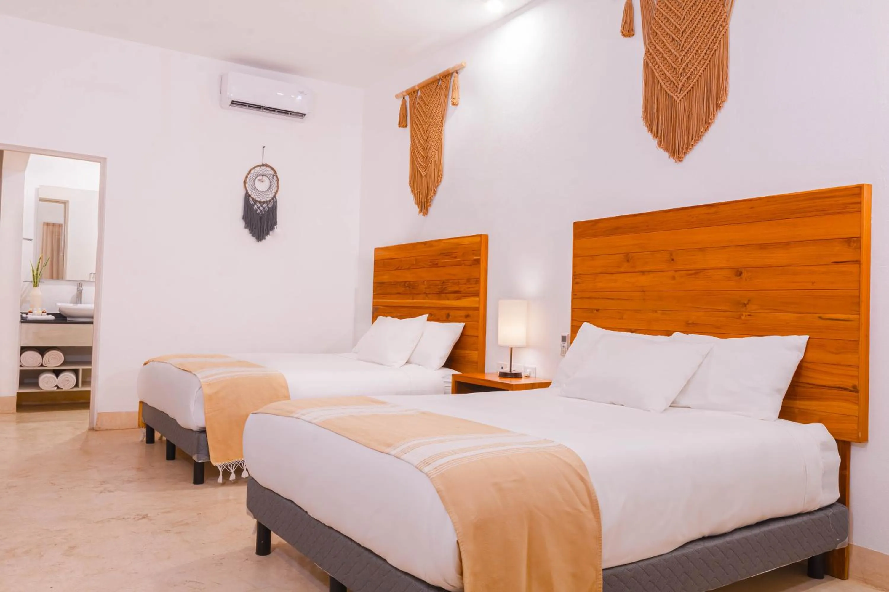 Photo of the whole room, Bed in Kaab Tulum