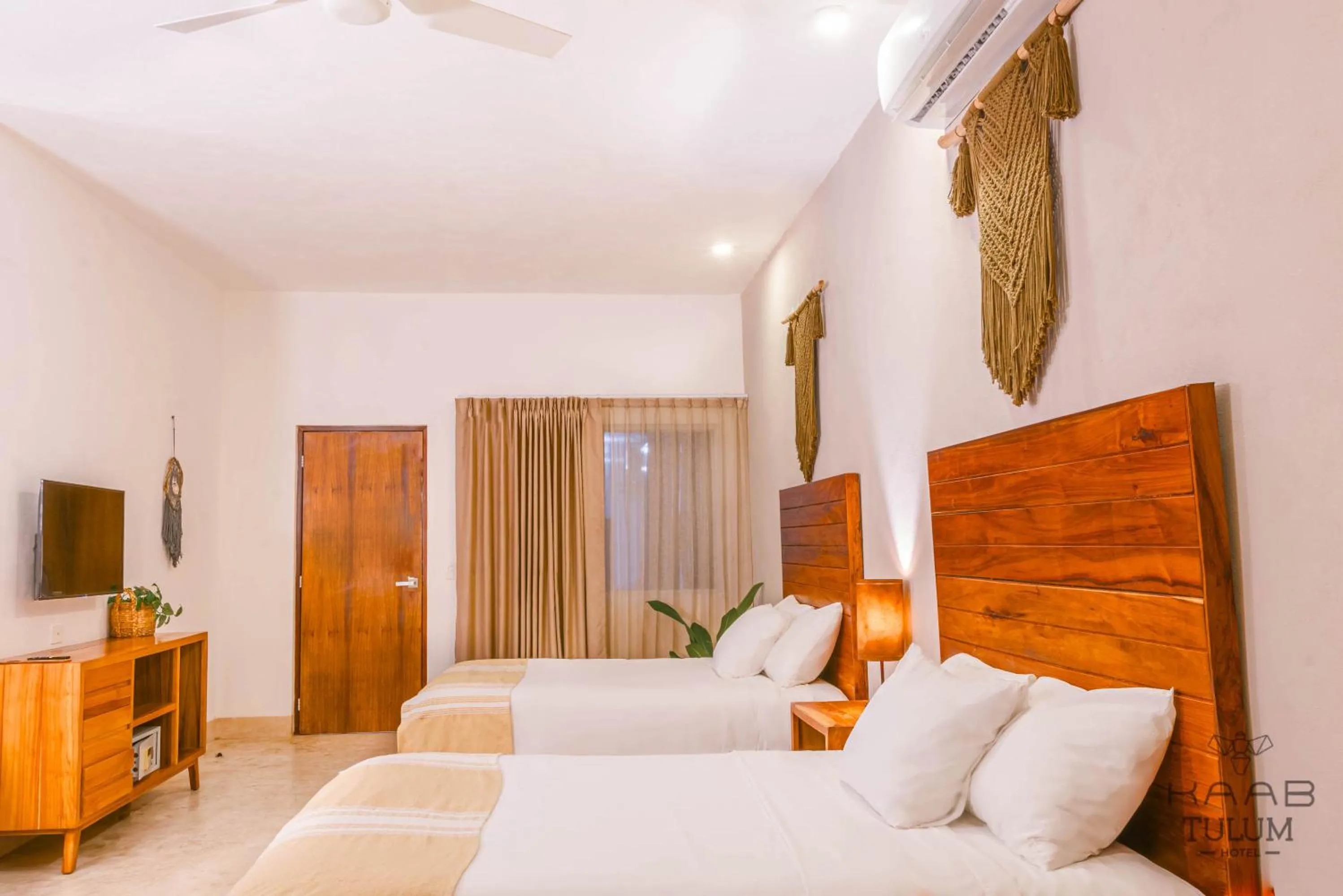 Communal lounge/ TV room, Bed in Kaab Tulum