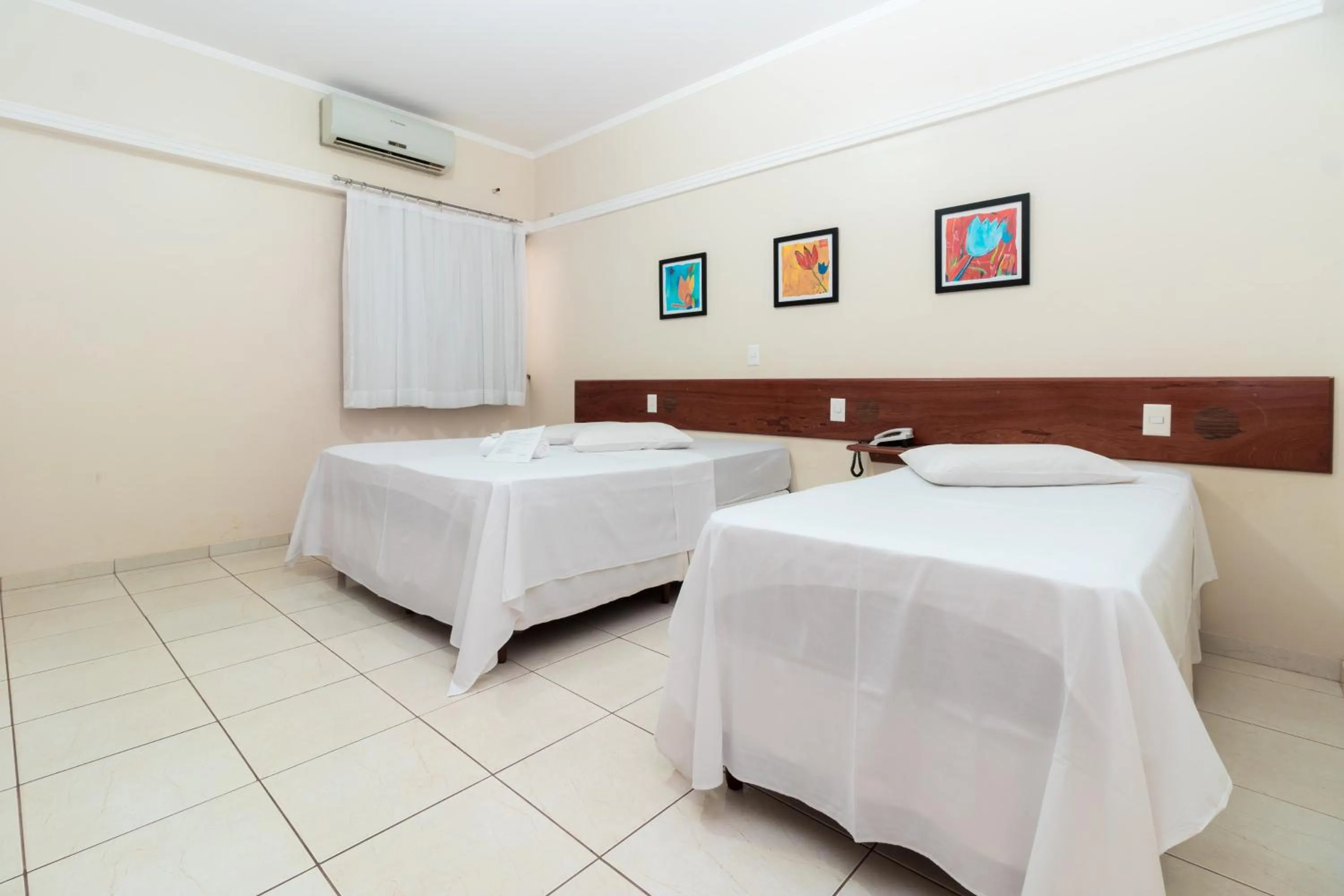 Bed in Turis Hotel Centro