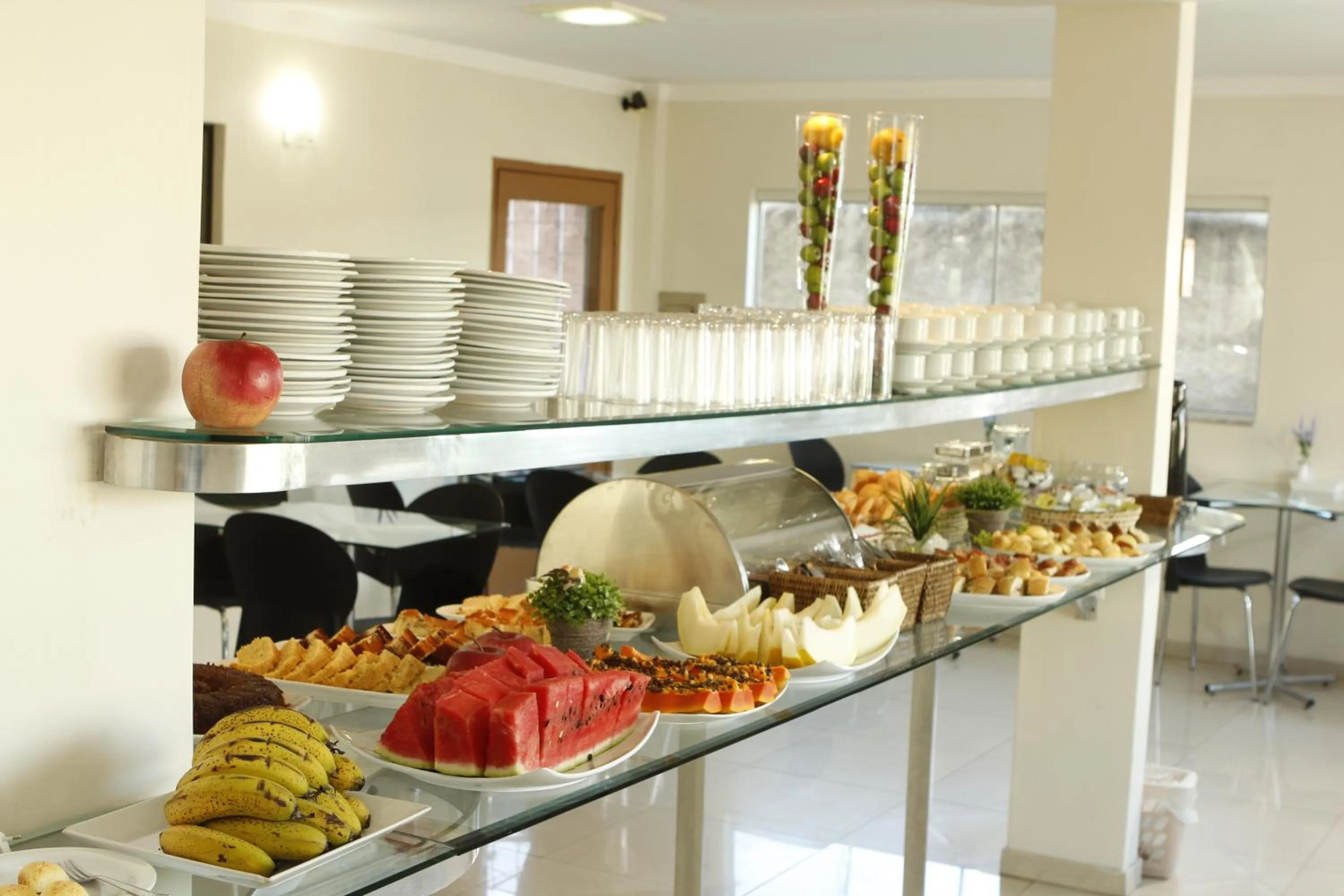 Buffet breakfast in Turis Hotel Centro